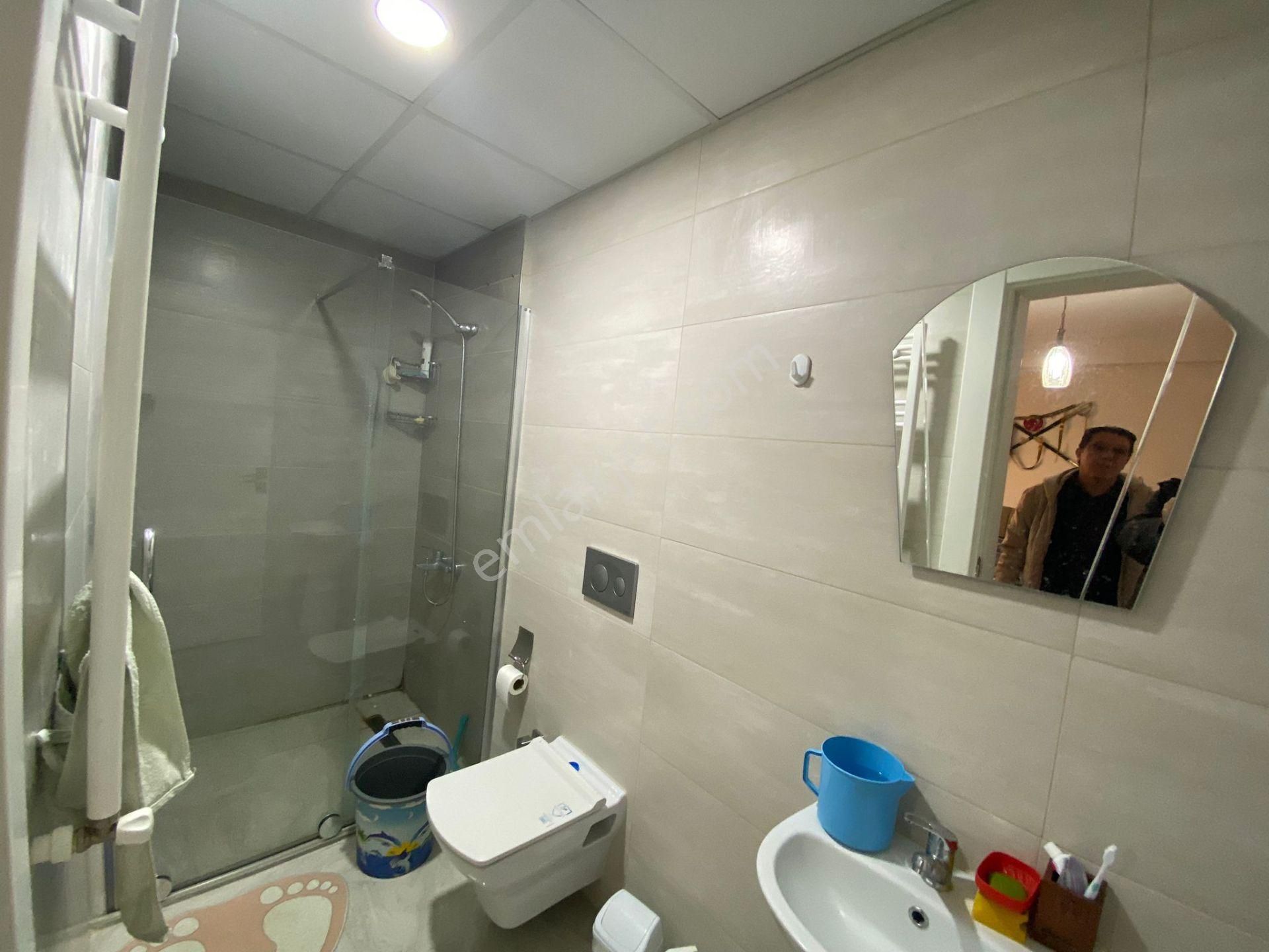 Halirıfatpaşa Caddede Deniz Manzaralı Bakımlı Asansörlü - Görsel 18