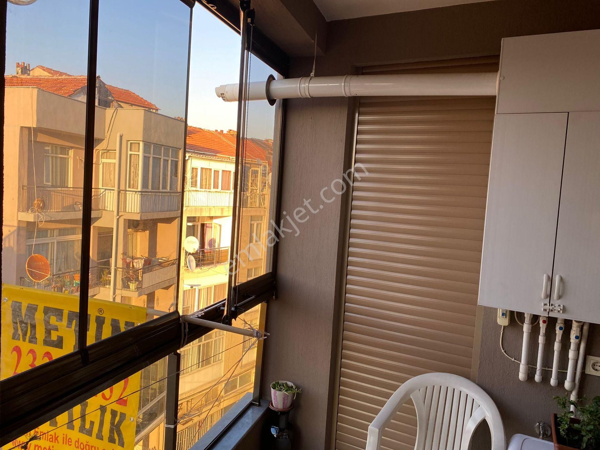 Halirıfatpaşa Caddede Deniz Manzaralı Bakımlı Asansörlü - Görsel 16