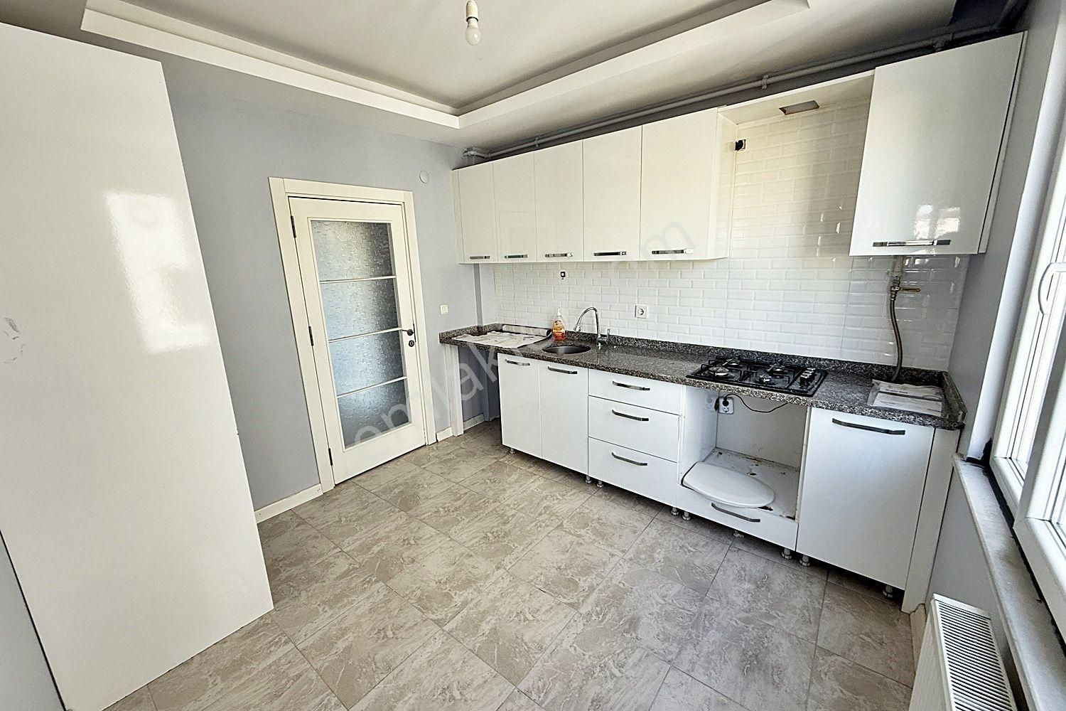 Komisyon Ve Aracı Yok!!! Ana Cadde Üzeri Acil Satılık İskanlı 2+1 Daire!!! - Görsel 21