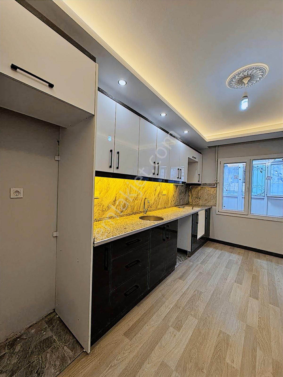 Buca Göksu Mah. 120 M2. Çift Balkonlu 2+1 D.gazlı Satılık Daire - Görsel 21