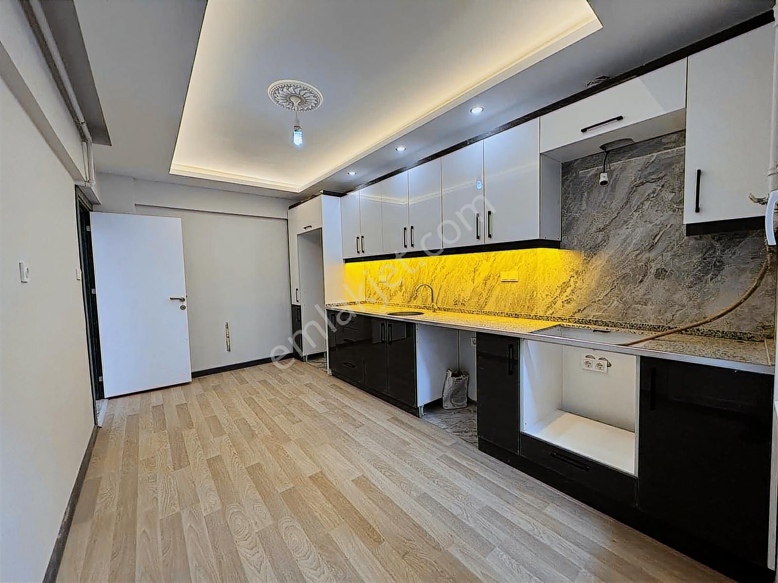 Buca Göksu Mah. 120 M2. Çift Balkonlu 2+1 D.gazlı Satılık Daire - Görsel 6