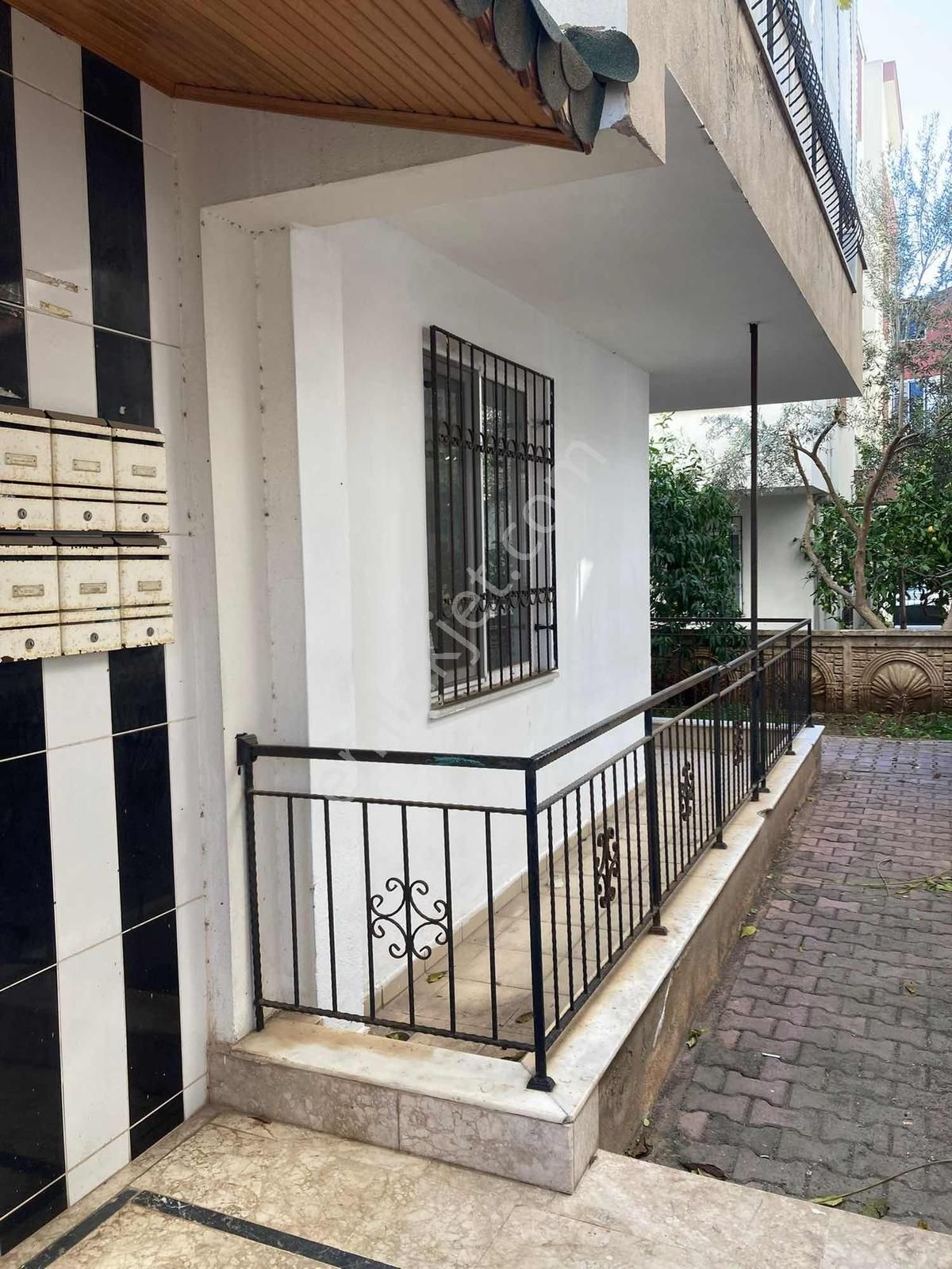 Erasta Yakını 1+1 Geniş Balkonlu Zemin