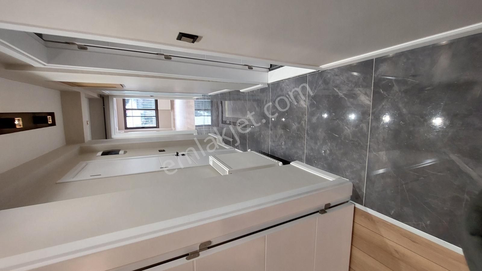 Üçyol 285 Sokakta 3+1,110m2,dogalgazlı,otoparklı,full Tadilatlı - Görsel 9