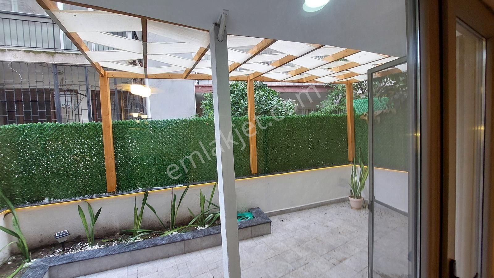 Üçyol 285 Sokakta 3+1,110m2,dogalgazlı,otoparklı,full Tadilatlı - Görsel 3