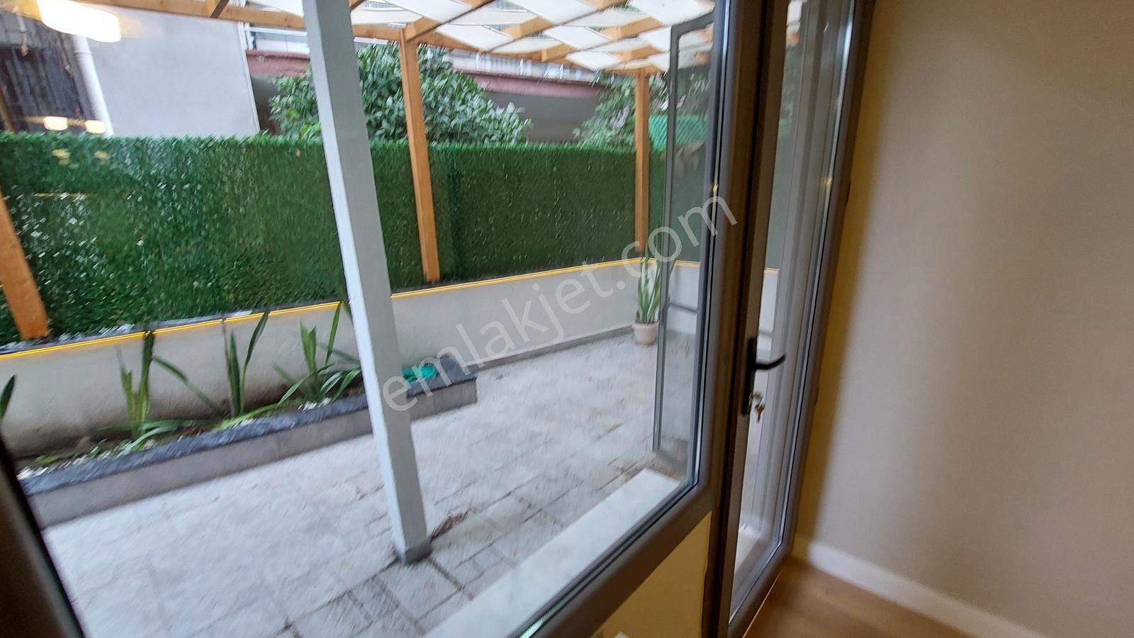 Üçyol 285 Sokakta 3+1,110m2,dogalgazlı,otoparklı,full Tadilatlı - Görsel 8