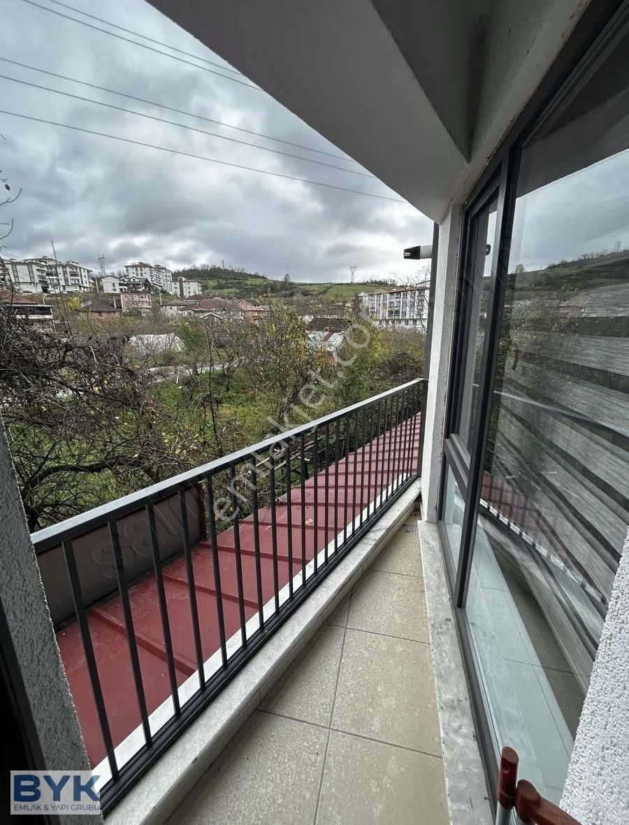 Byk' Dan! Eşyalı! Cadde Üzeri! Kiracısız! İskanlı! 1+1 Daire! - Görsel 2