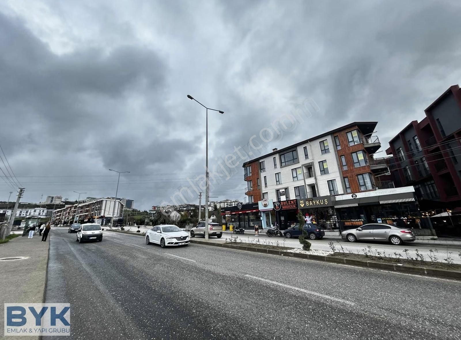 Byk' Dan! Eşyalı! Cadde Üzeri! Kiracısız! İskanlı! 1+1 Daire! - Görsel 4