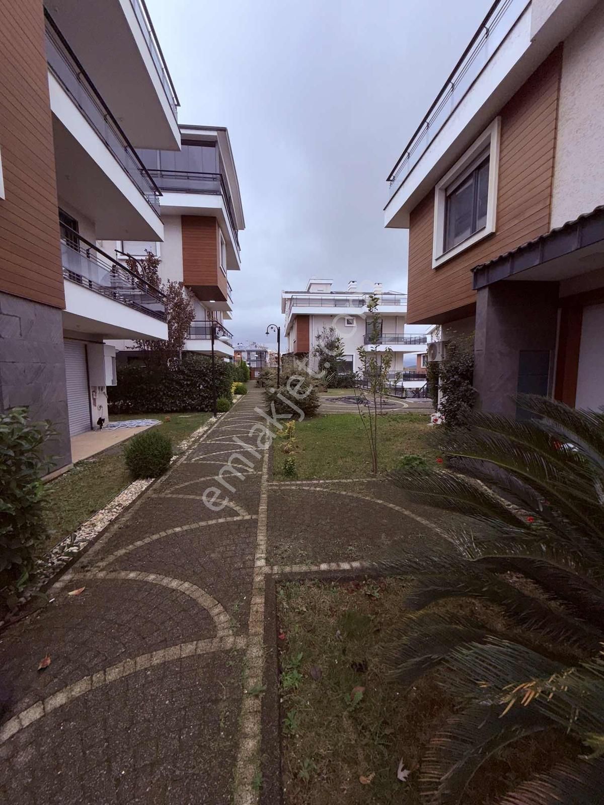 Akkoza Sitesinde Kiralık 6+2 Deniz Manzaralı Villa - Görsel 11