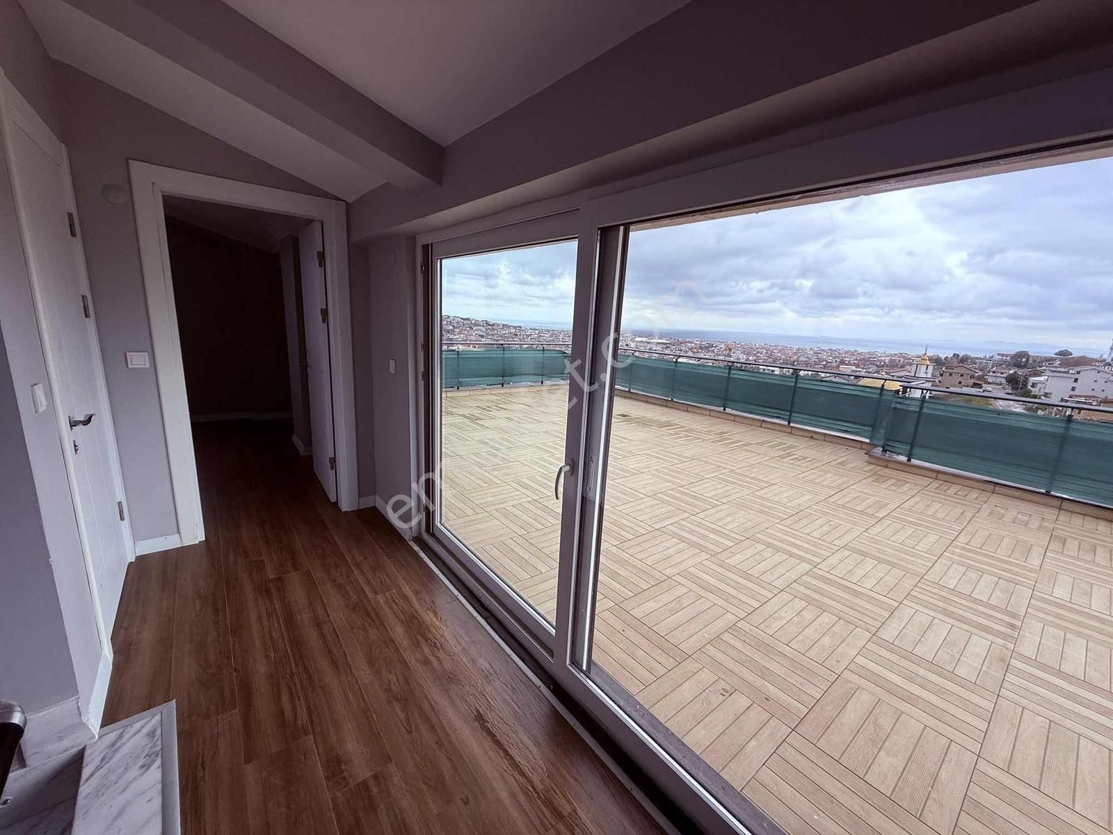 Akkoza Sitesinde Kiralık 6+2 Deniz Manzaralı Villa - Görsel 34