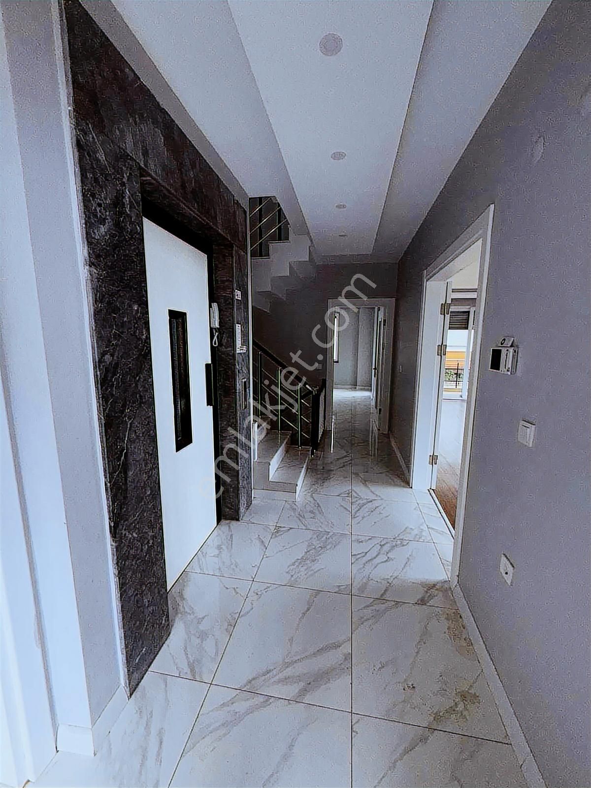 Akkoza Sitesinde Kiralık 6+2 Deniz Manzaralı Villa - Görsel 8