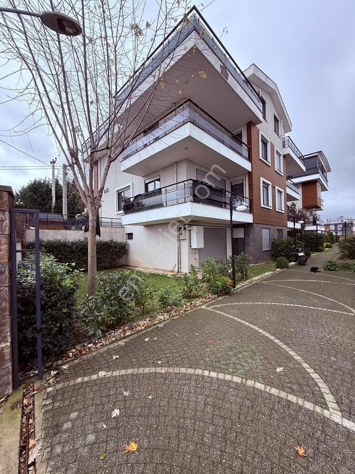 Akkoza Sitesinde Kiralık 6+2 Deniz Manzaralı Villa - Görsel 13