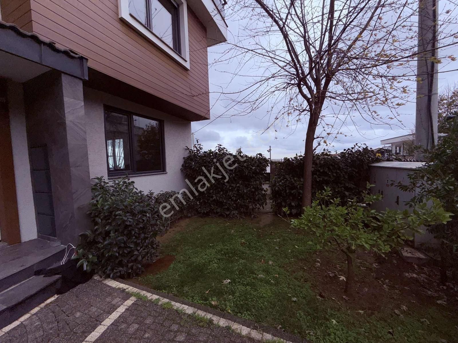 Akkoza Sitesinde Kiralık 6+2 Deniz Manzaralı Villa - Görsel 12