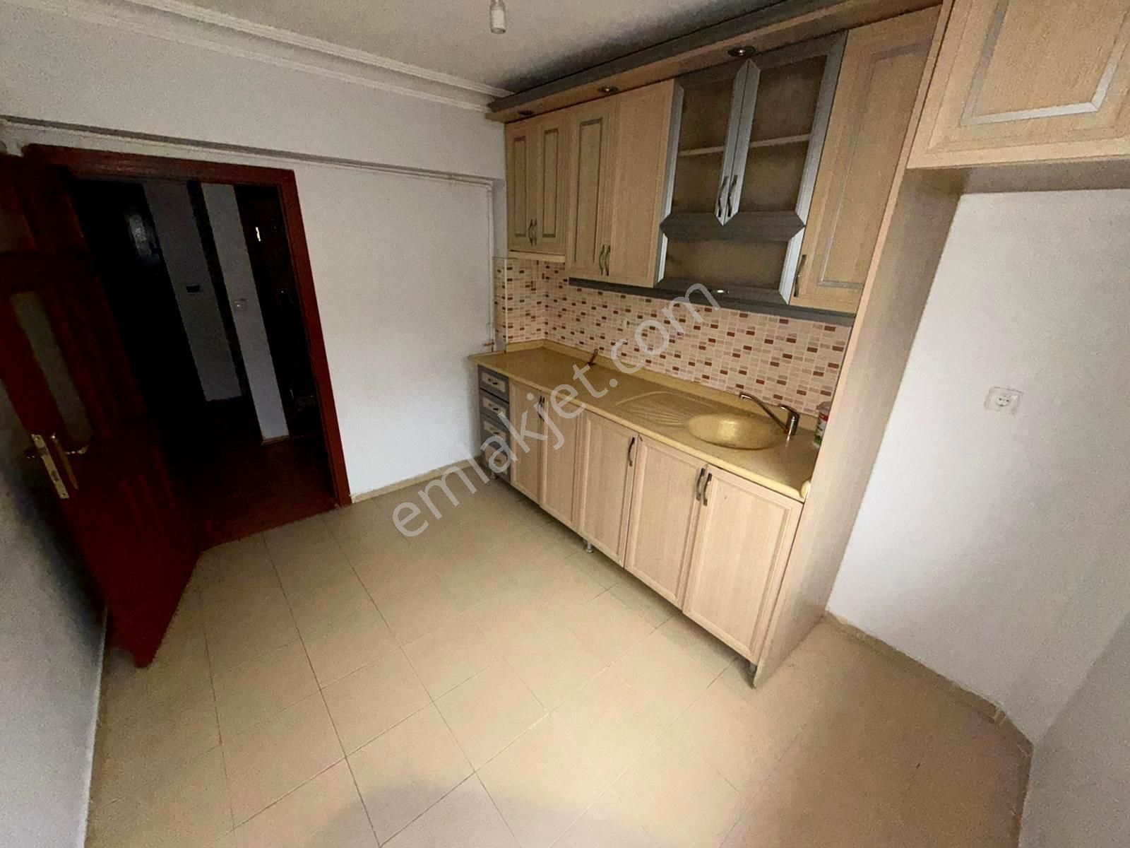 Emre Emlak'tan Piyade Mahallesinde Arakatta 3+1 Satılık Daire - Görsel 2