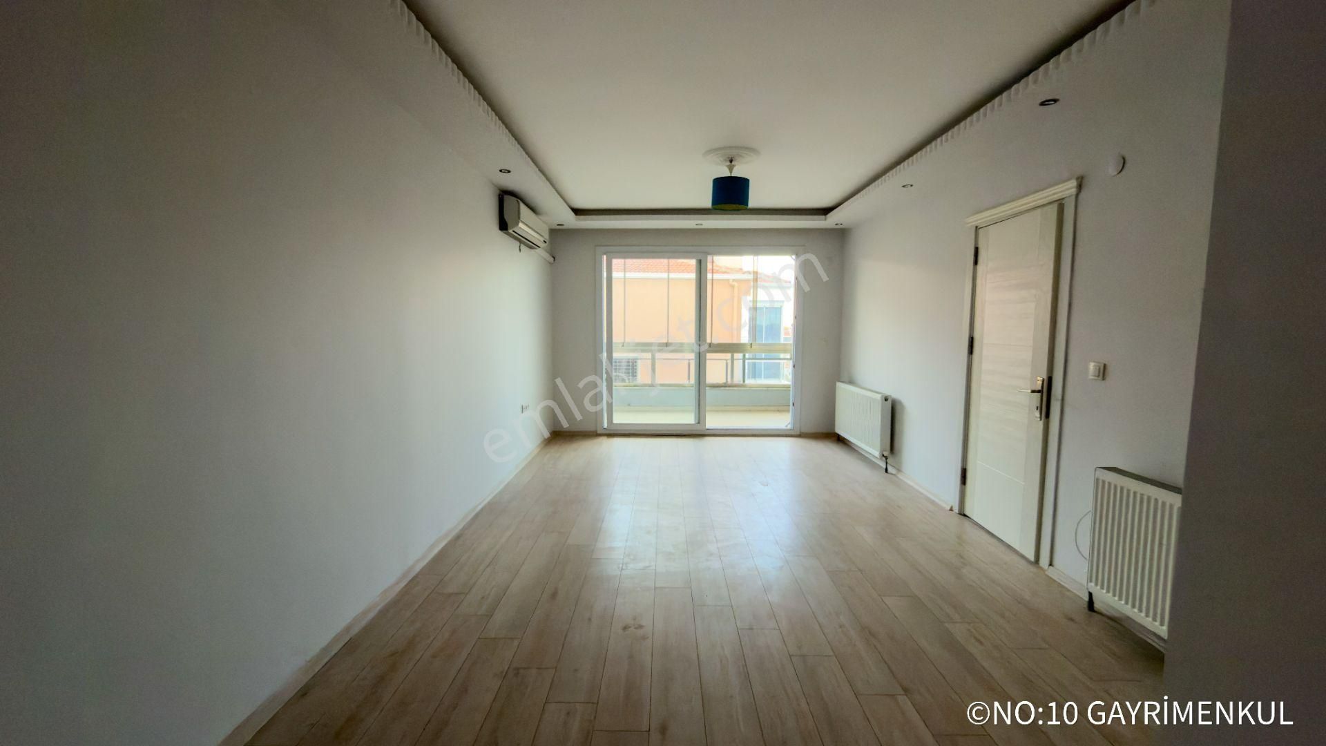No:10 Gayrimenkul’den | Cadde Üstünde, Market Üstü, Ulaşımın Kalbinde 2+1 En Üst Kat Daire! - Görsel 22