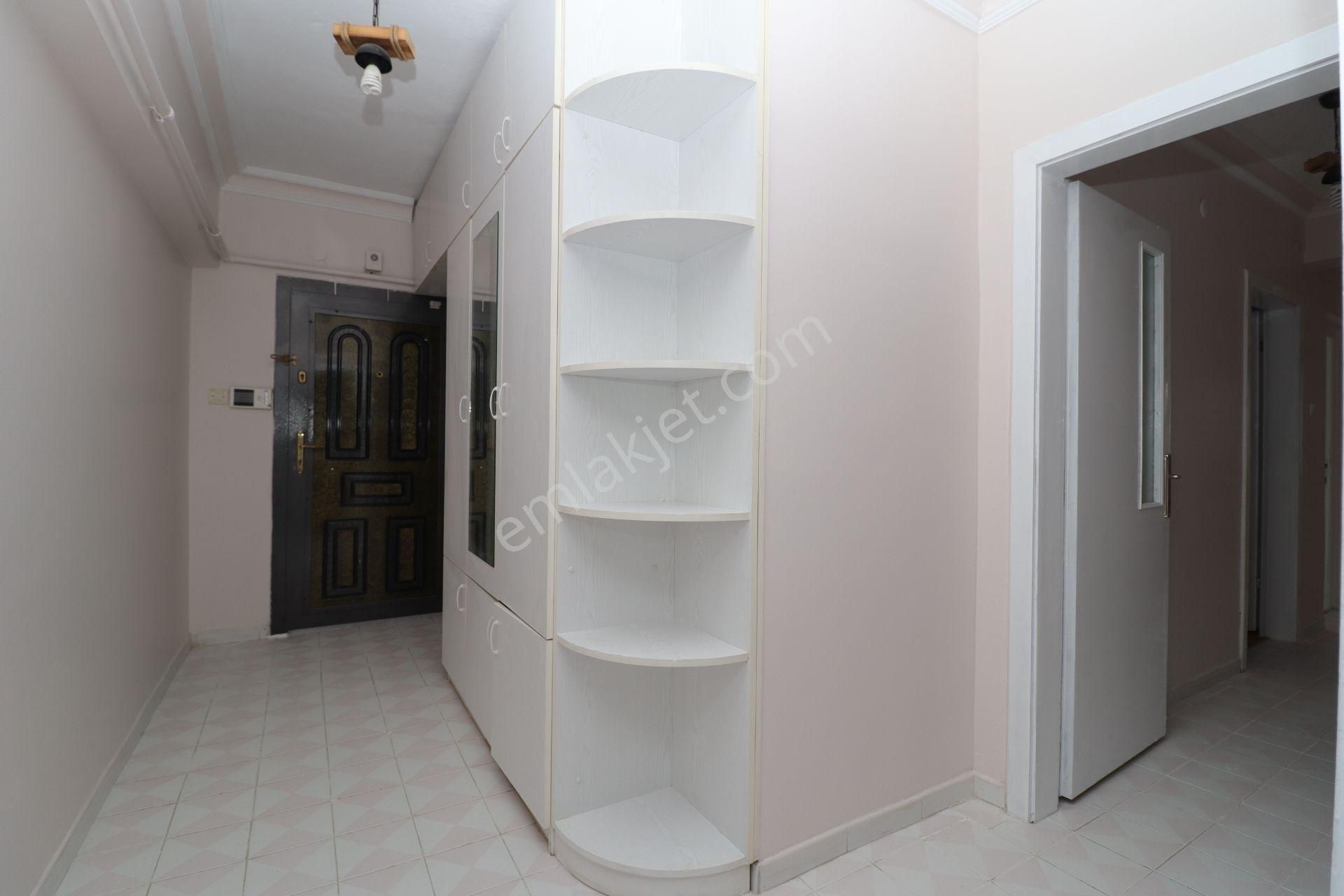 Akif'ten Site İçi Ara Kat Ahi Mesut Bulvarında 3+1 Kiralık Dair - Görsel 12