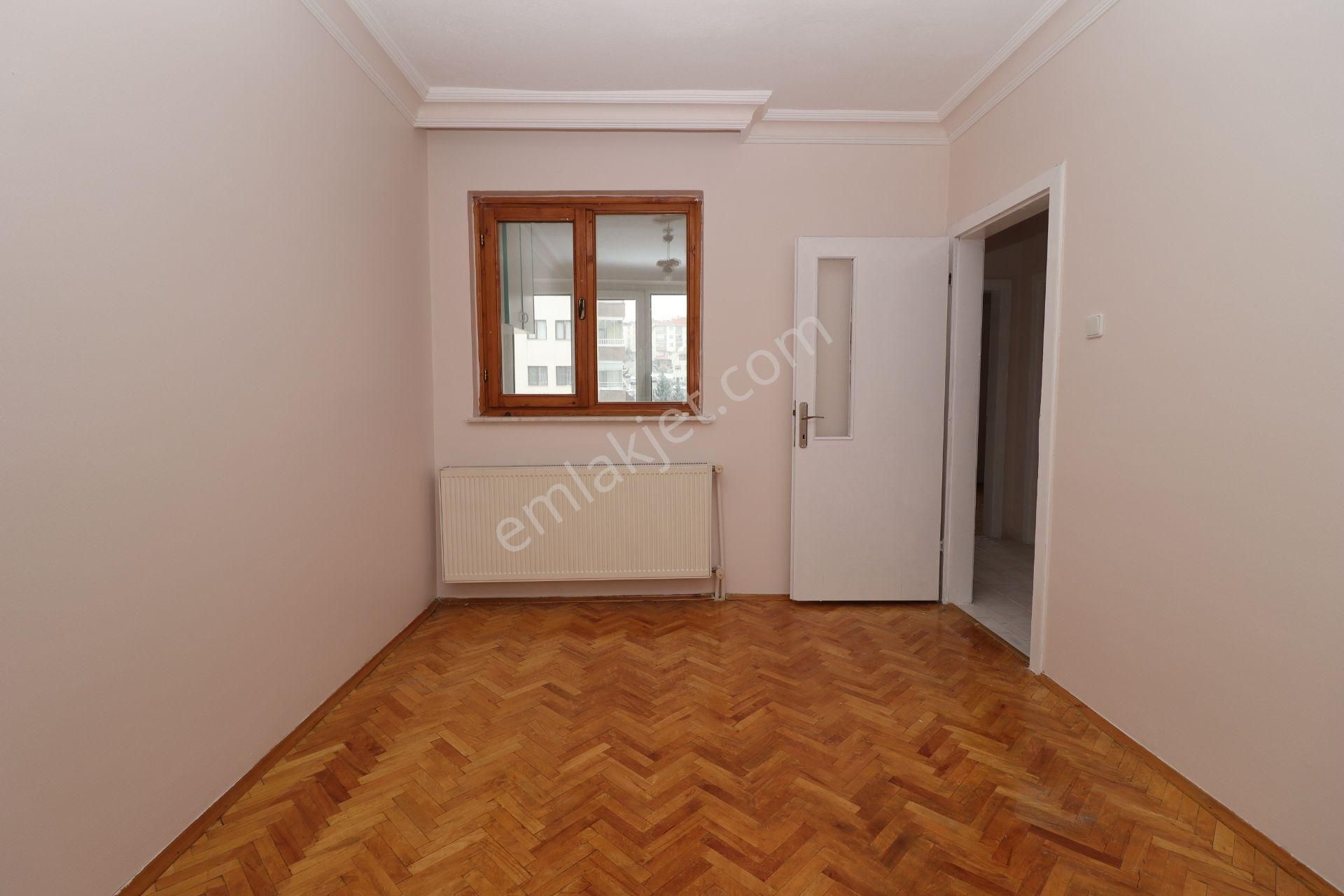 Akif'ten Site İçi Ara Kat Ahi Mesut Bulvarında 3+1 Kiralık Dair - Görsel 15