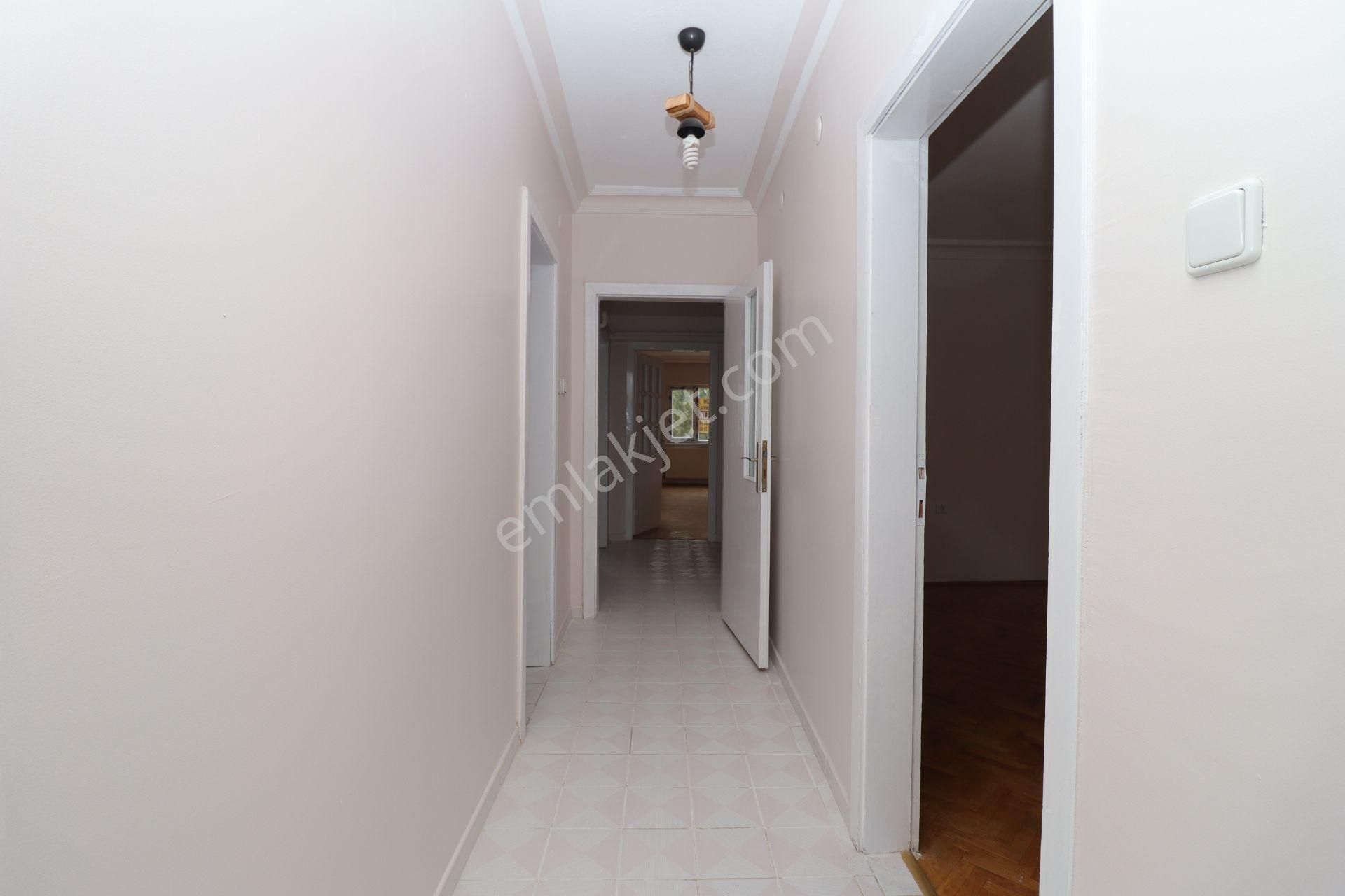 Akif'ten Site İçi Ara Kat Ahi Mesut Bulvarında 3+1 Kiralık Dair - Görsel 19