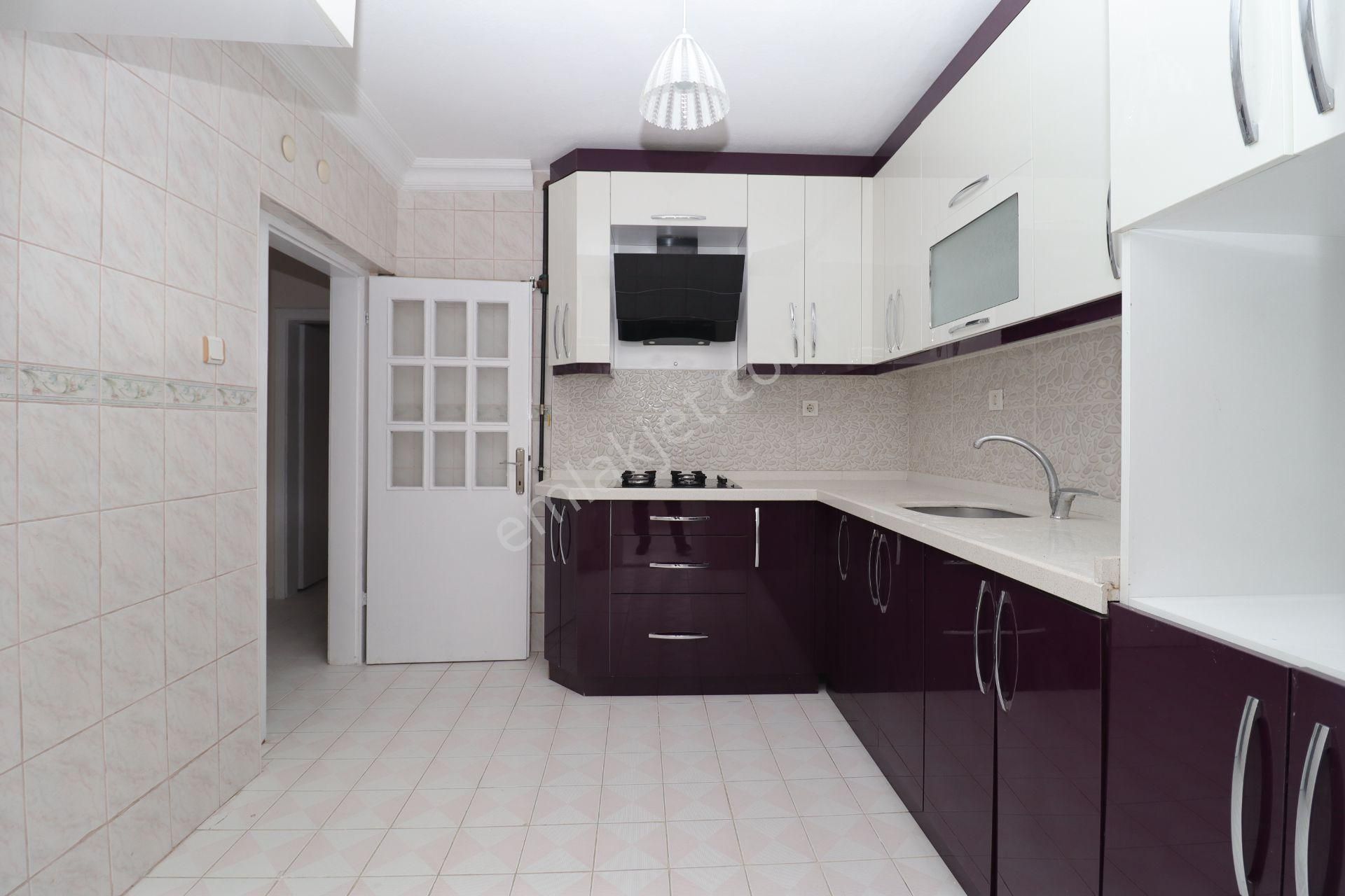 Akif'ten Site İçi Ara Kat Ahi Mesut Bulvarında 3+1 Kiralık Dair