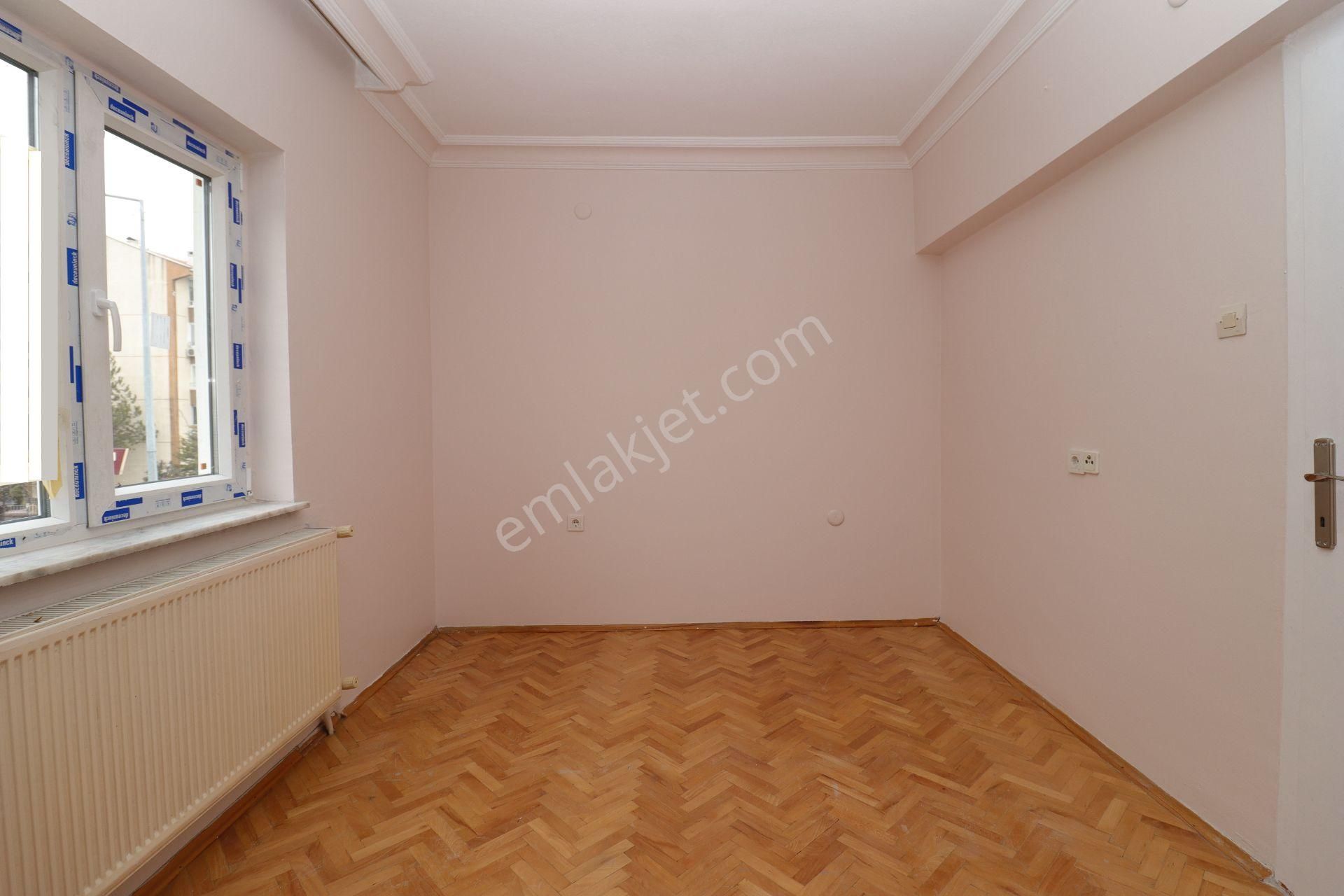 Akif'ten Site İçi Ara Kat Ahi Mesut Bulvarında 3+1 Kiralık Dair - Görsel 22