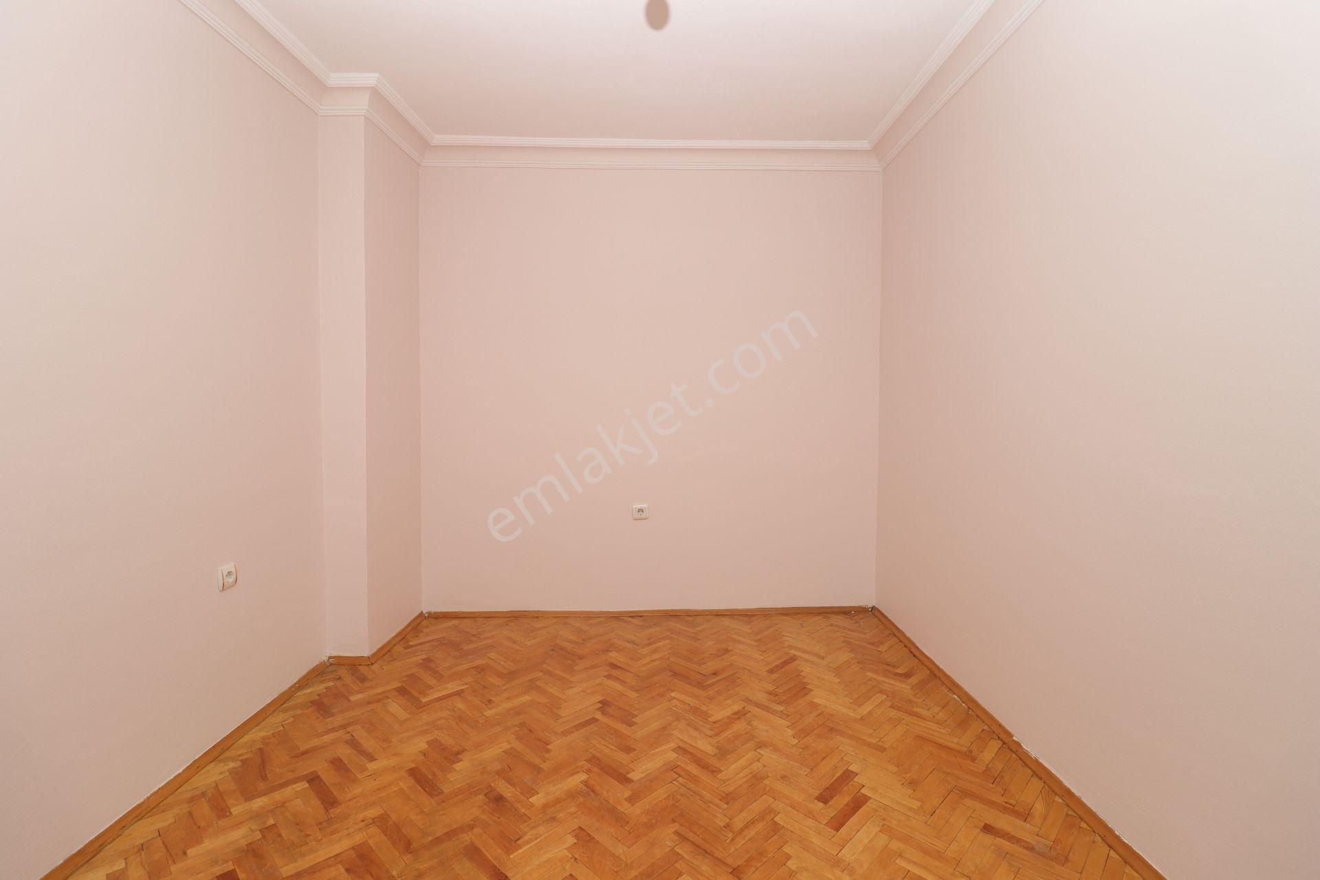 Akif'ten Site İçi Ara Kat Ahi Mesut Bulvarında 3+1 Kiralık Dair - Görsel 14