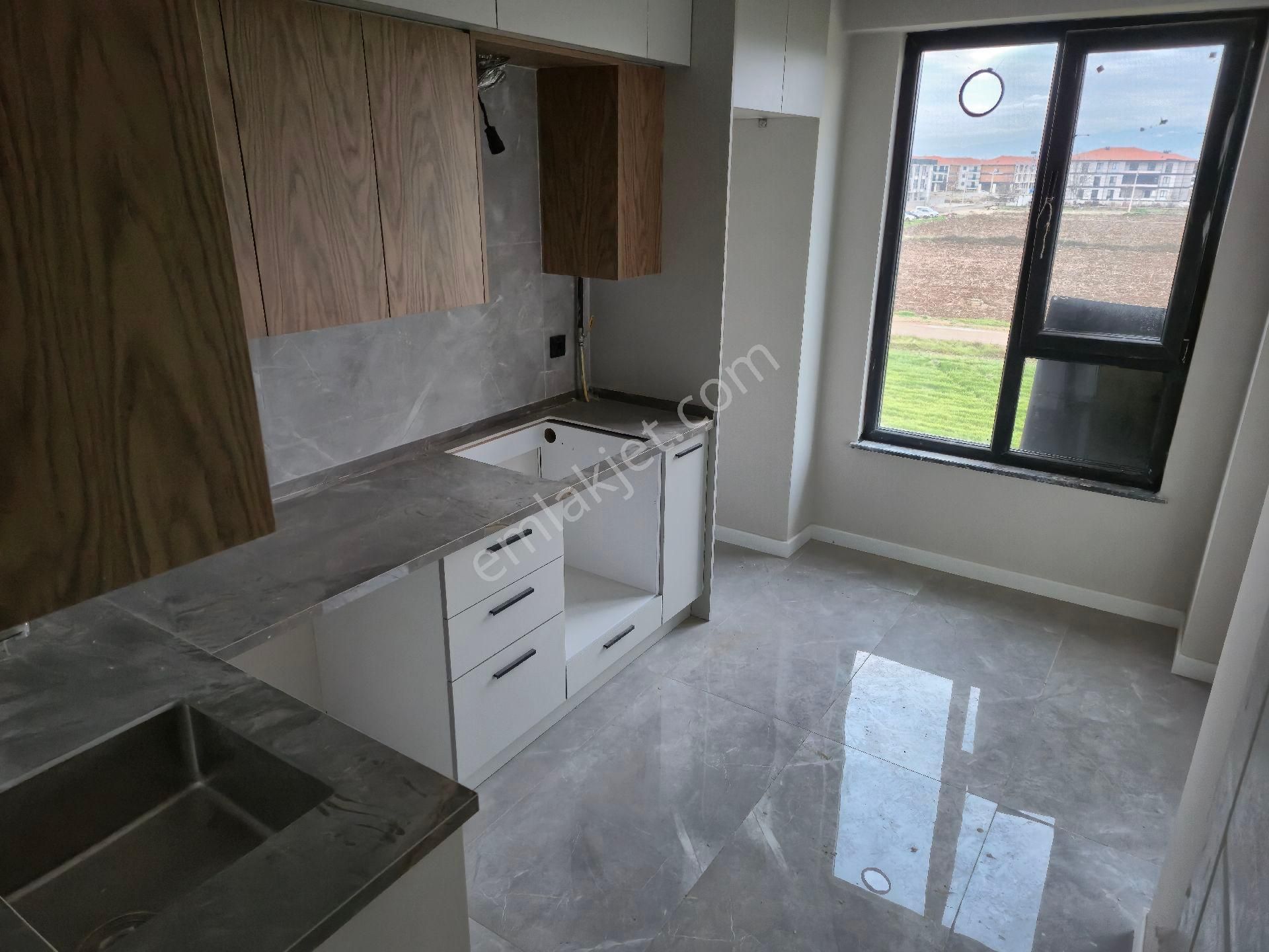 Realty World'dan Arifiye Fatih'te 90m2 2 Banyolu Boş Sıfır 2+1 - Görsel 17
