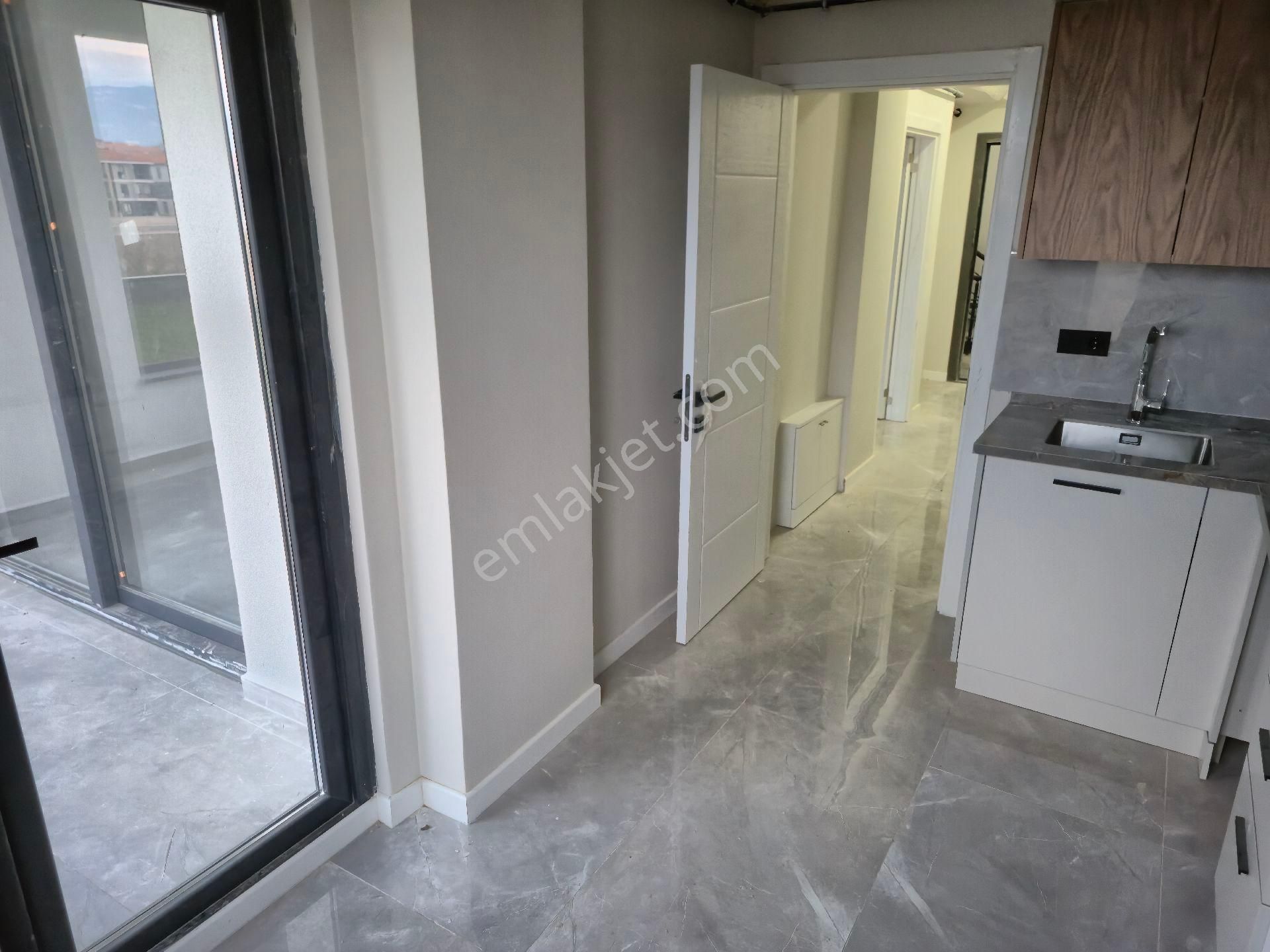 Realty World'dan Arifiye Fatih'te 90m2 2 Banyolu Boş Sıfır 2+1 - Görsel 18