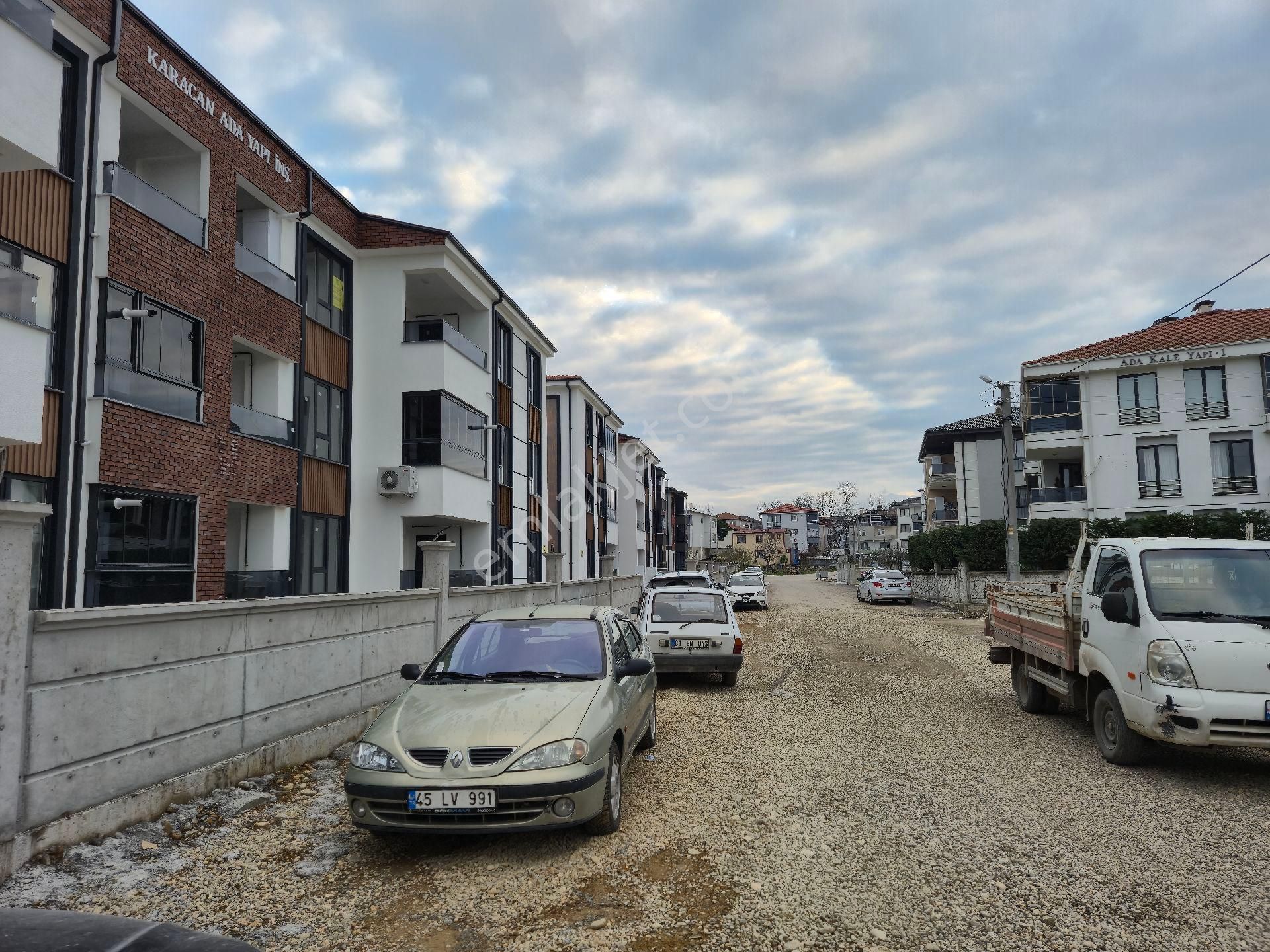 Realty World'dan Arifiye Fatih'te 90m2 2 Banyolu Boş Sıfır 2+1 - Görsel 2