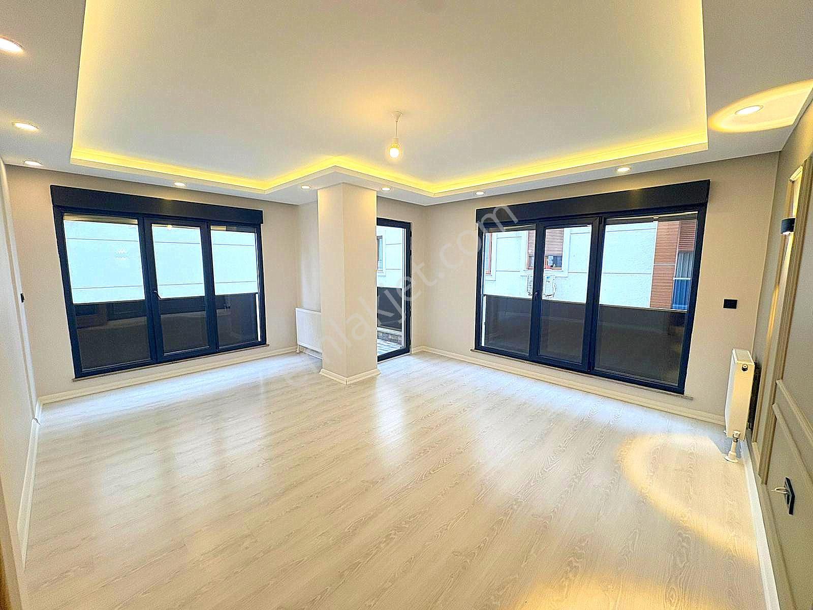 ▃birikim▃ Küçükyalı'da Ayrı Mutfaklı Balkonlu 2.katta Yeni 2+1!!