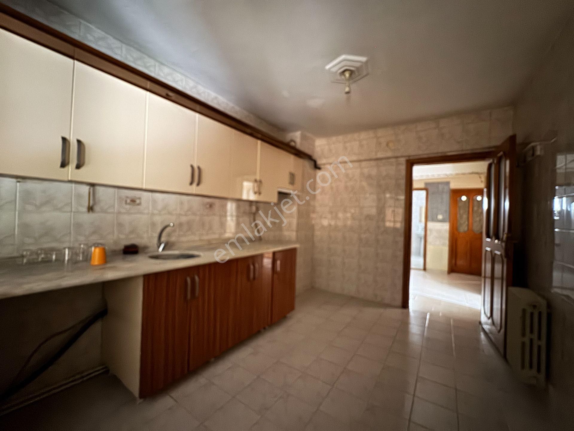 Trabzon Ortahisar Toklu Mahallesi 3+1 Kiralık Konut - Görsel 8