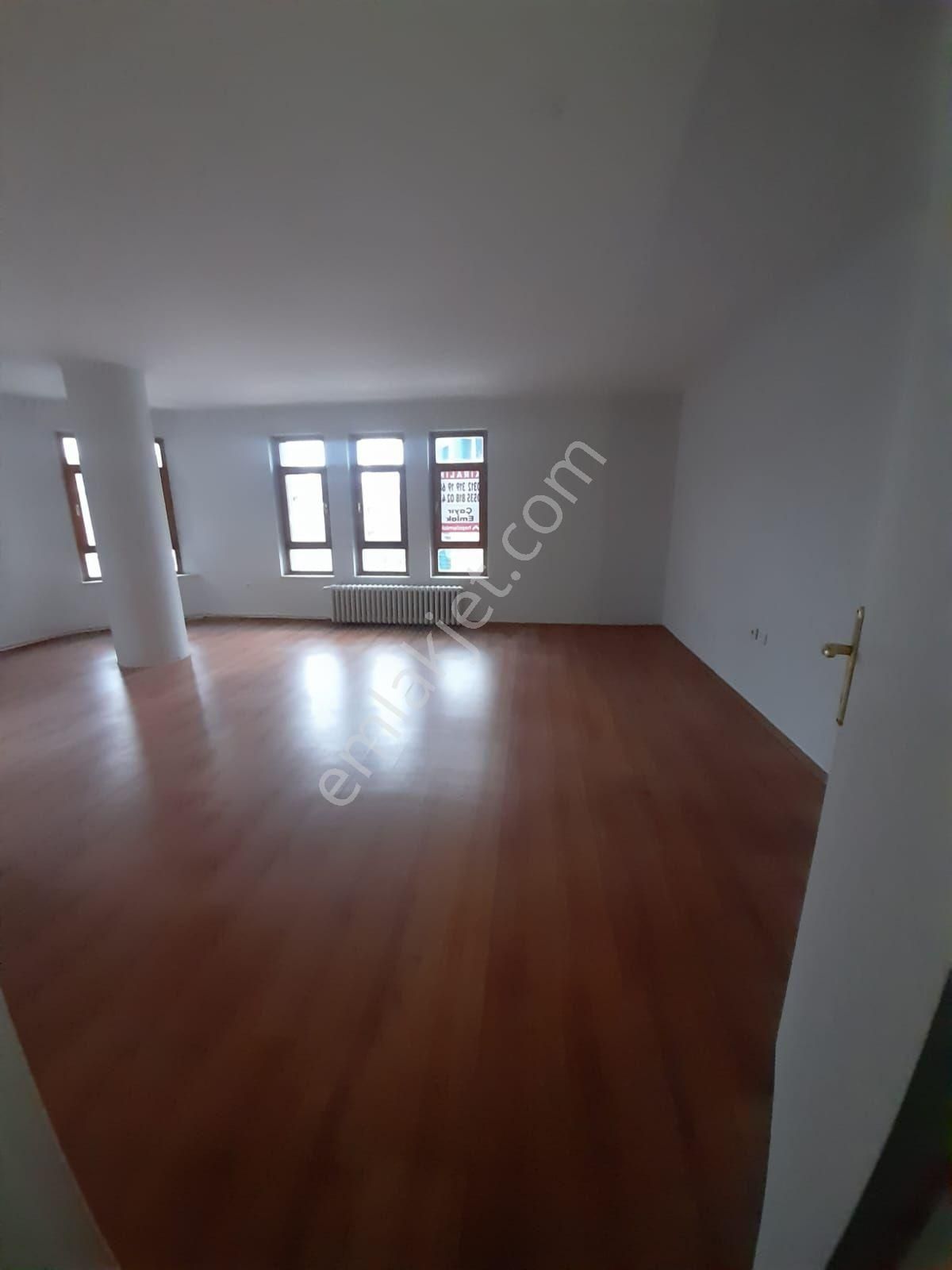 Kızılay Bestekar Cad 2+1 Kombili,asansörlü ,otoparklı