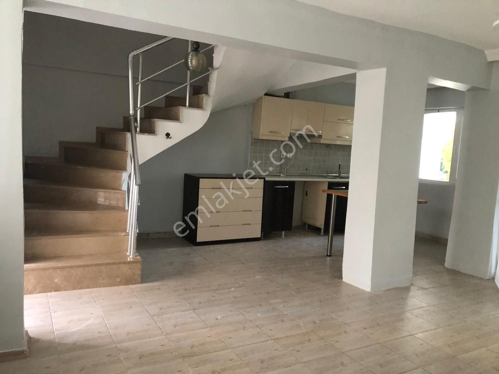 Havuzlu Sitede Sarımsaklı Altınova Arası 3+1 Satılık Villa - Görsel 5