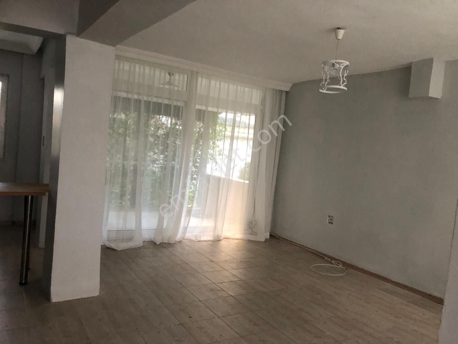 Havuzlu Sitede Sarımsaklı Altınova Arası 3+1 Satılık Villa - Görsel 3