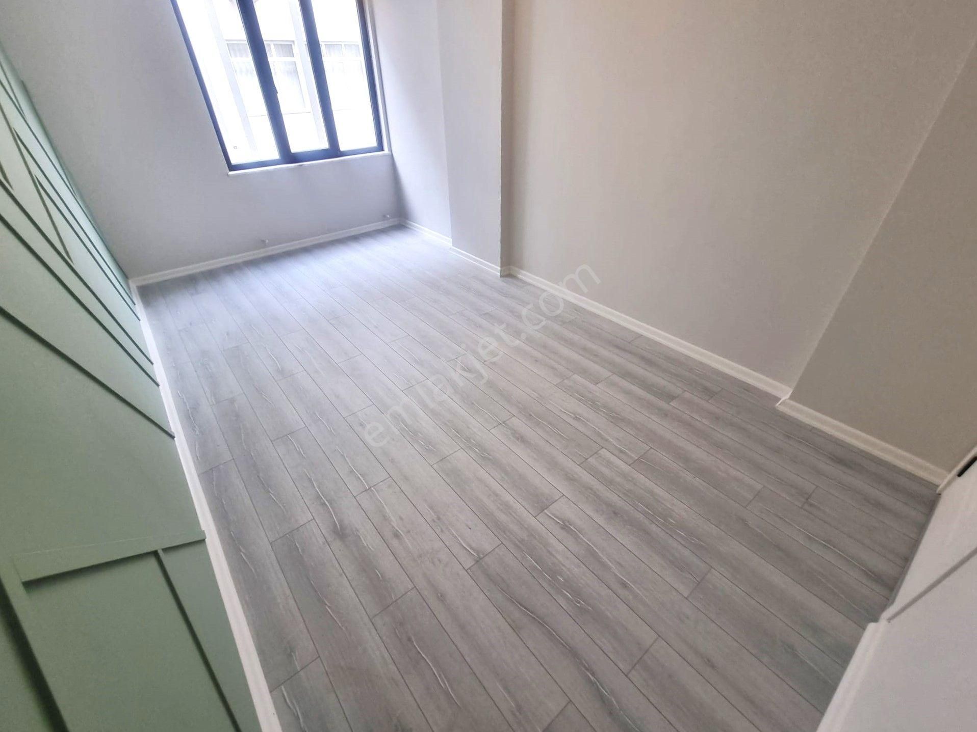 Akçay'da Aygülden Özel Tasarımı İle İçi Full Yapılı Köşe Ön Cephe Kapalı Otoparklı Satılık 2+1 Daire - Görsel 15