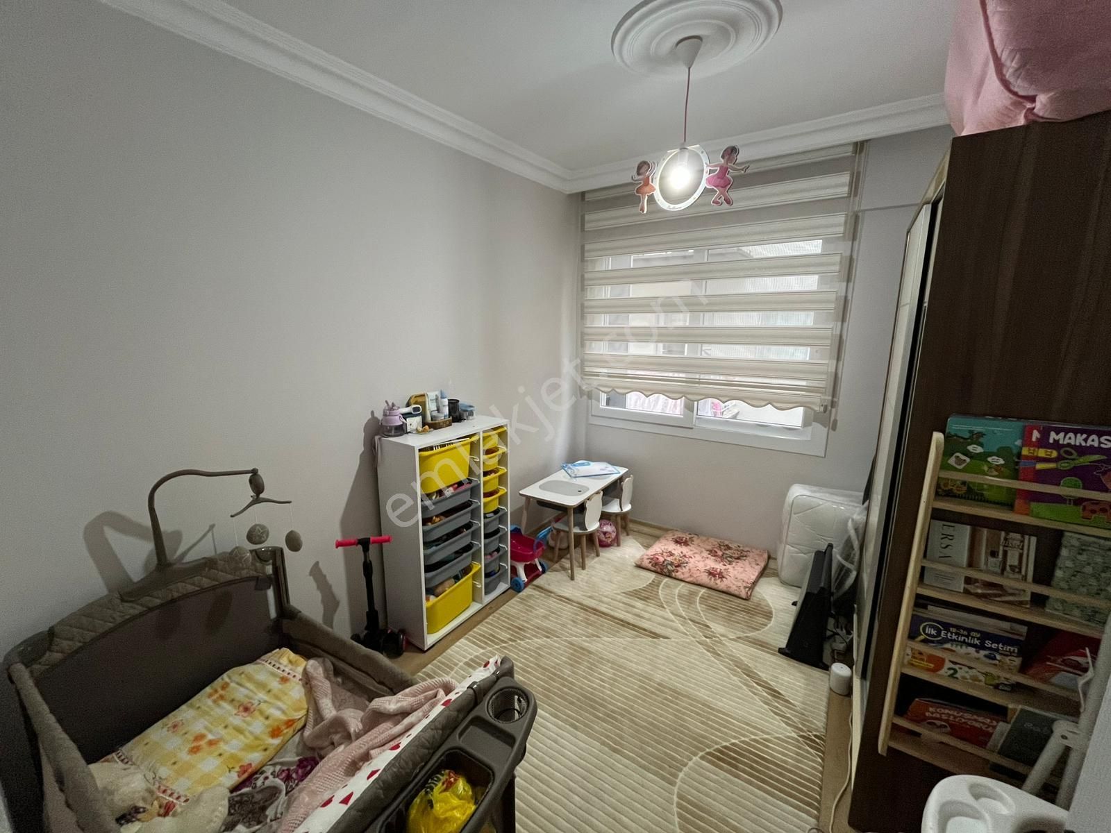Güvenevler Alanya Sokağında Ara Kat İçi Yapılı Satılık 2+1 Daire - Görsel 4