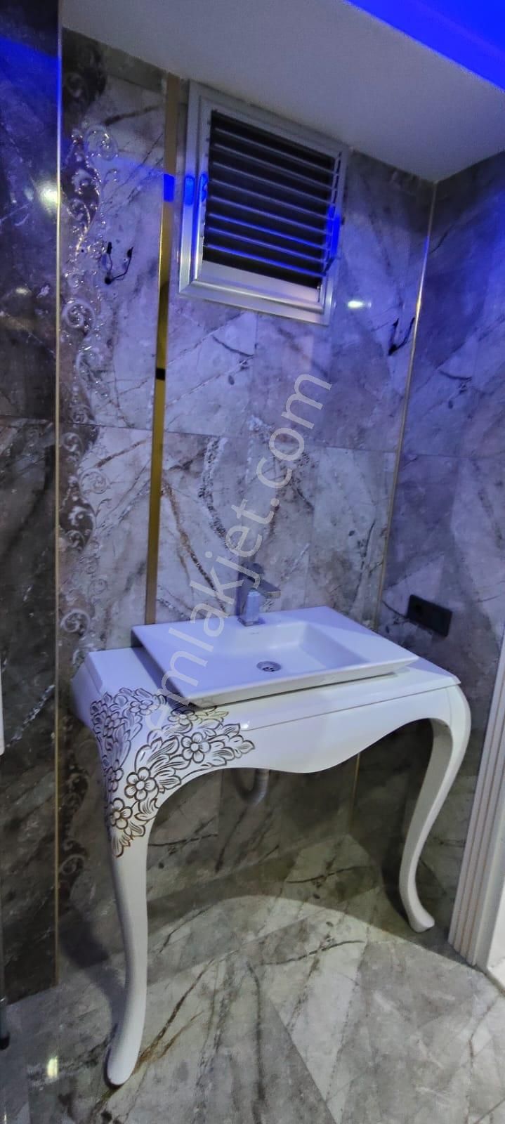 Mezitli Akdeniz'de Nezih Sitede Satılık Geniş 4+1 Salon - Görsel 27