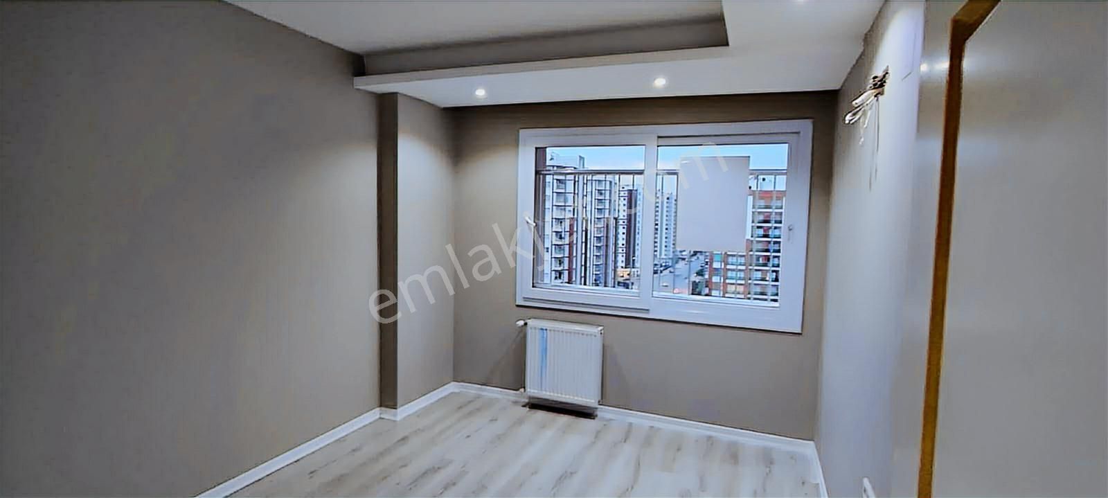 Mezitli Akdeniz'de Nezih Sitede Satılık Geniş 4+1 Salon - Görsel 3