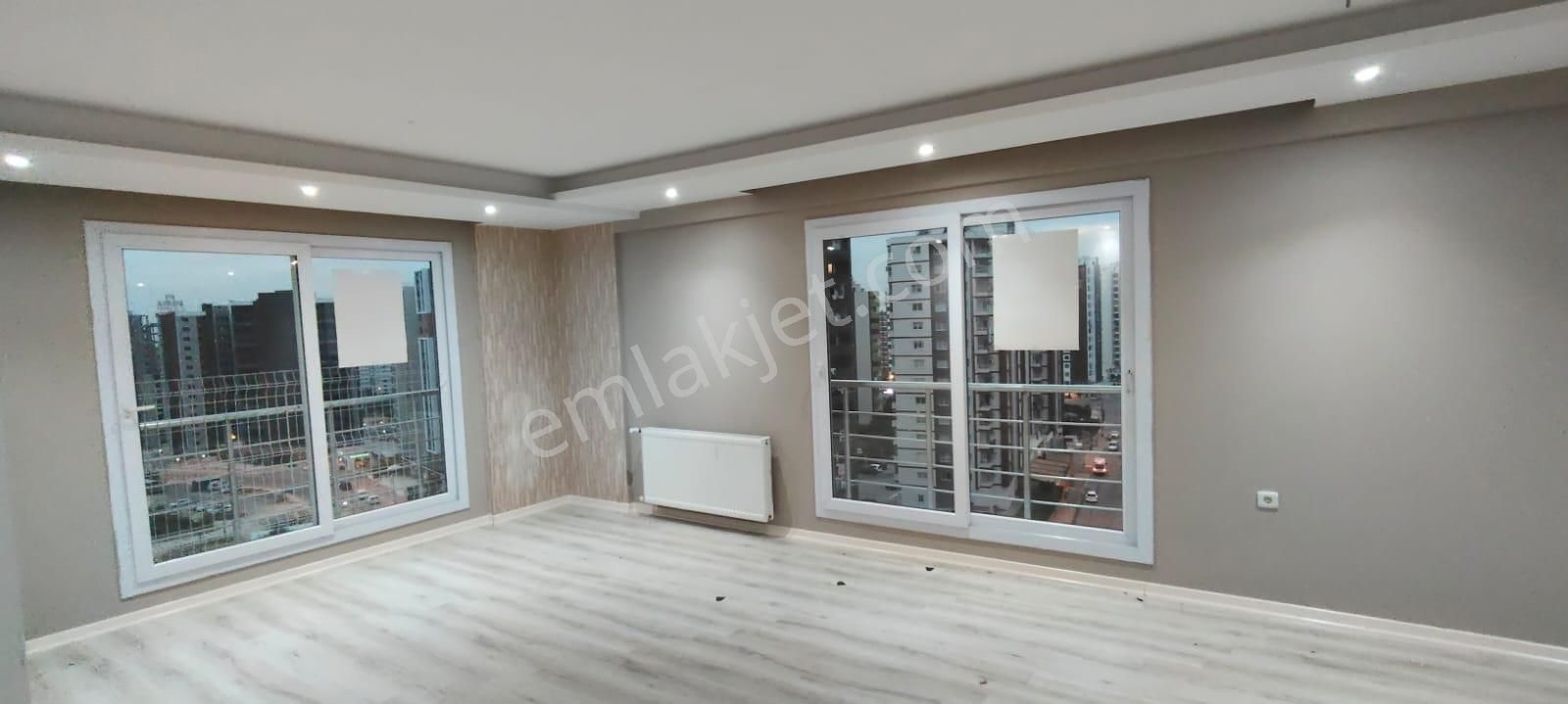 Mezitli Akdeniz'de Nezih Sitede Satılık Geniş 4+1 Salon - Görsel 19