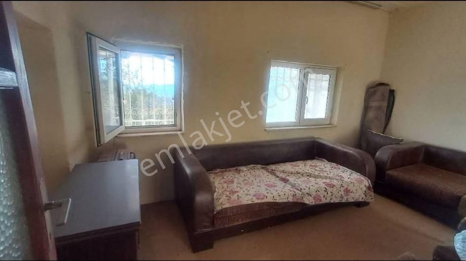 Ayvalık Merkez'de Deniz Manzaralı Avlulu Ve Teraslı 2 Katlı 2+1 Kagir Ev - Görsel 18