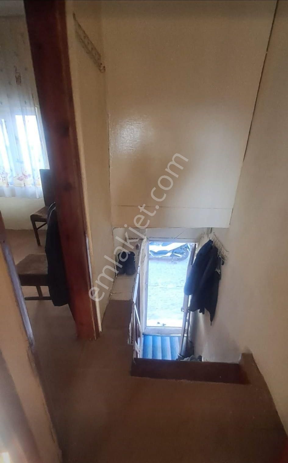 Ayvalık Merkez'de Deniz Manzaralı Avlulu Ve Teraslı 2 Katlı 2+1 Kagir Ev - Görsel 16