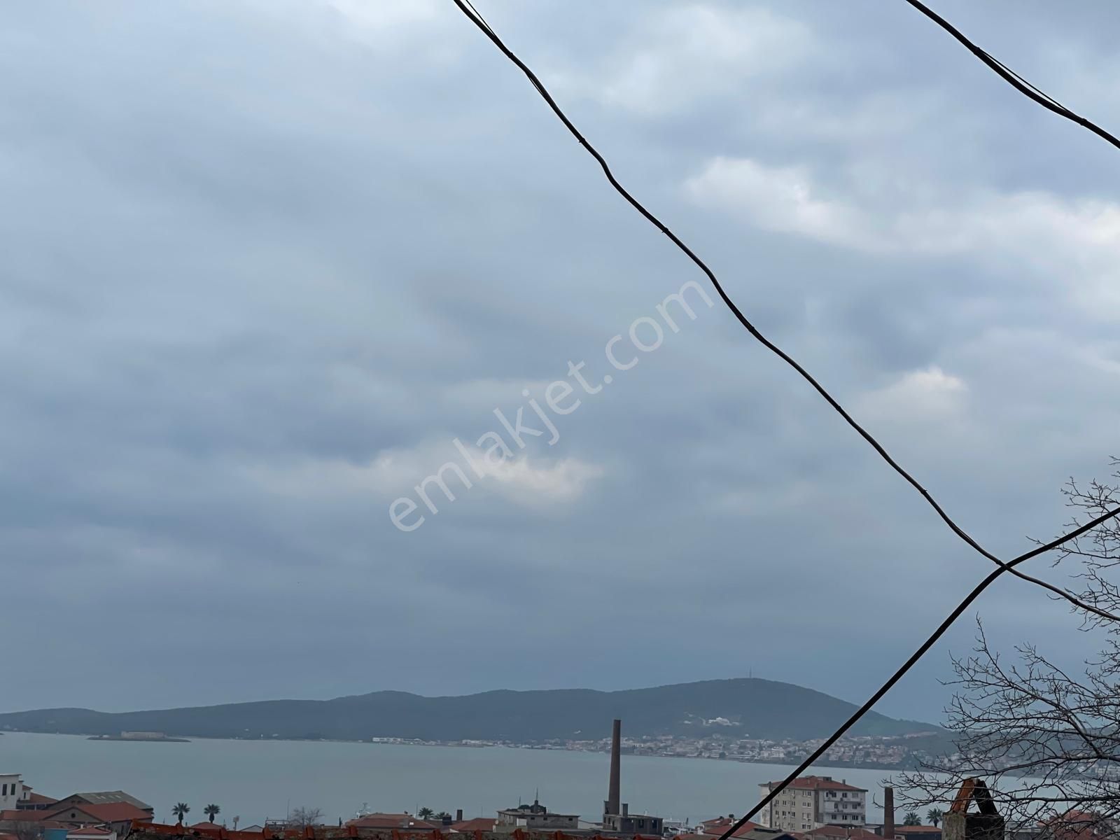 Ayvalık Merkez'de Deniz Manzaralı Avlulu Ve Teraslı 2 Katlı 2+1 Kagir Ev - Görsel 24