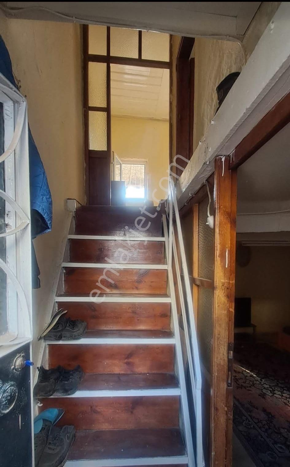 Ayvalık Merkez'de Deniz Manzaralı Avlulu Ve Teraslı 2 Katlı 2+1 Kagir Ev - Görsel 6