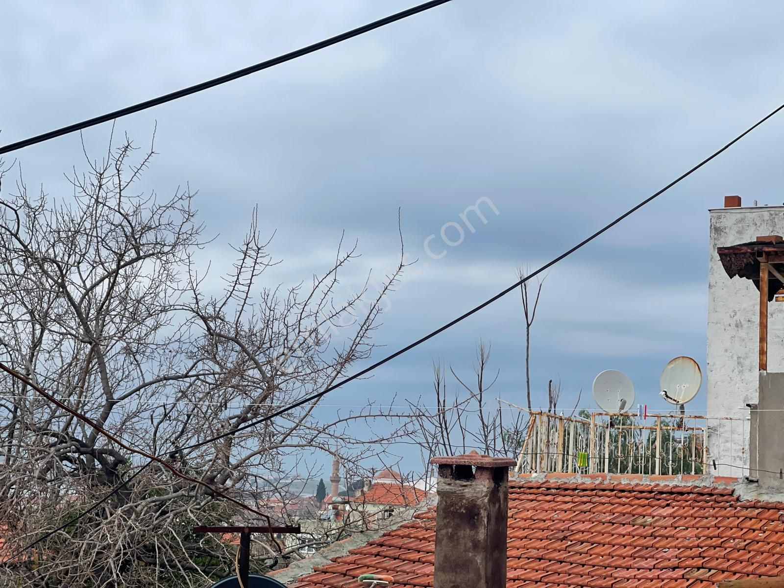 Ayvalık Merkez'de Deniz Manzaralı Avlulu Ve Teraslı 2 Katlı 2+1 Kagir Ev - Görsel 5