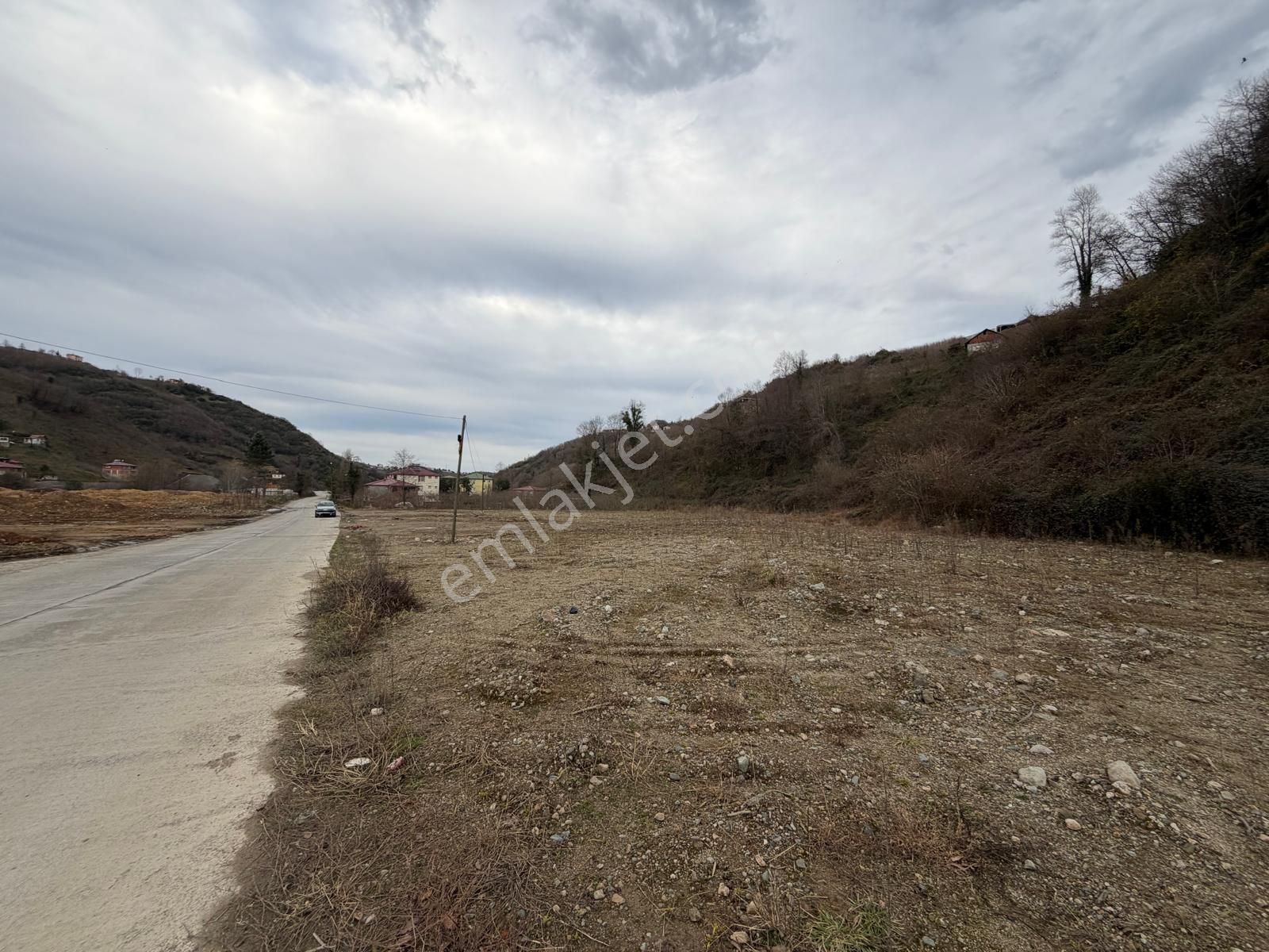 Trabzon Araklı Taşönü Mahallesi 4.883 M2 Satılık Ticari Arsa - Görsel 2