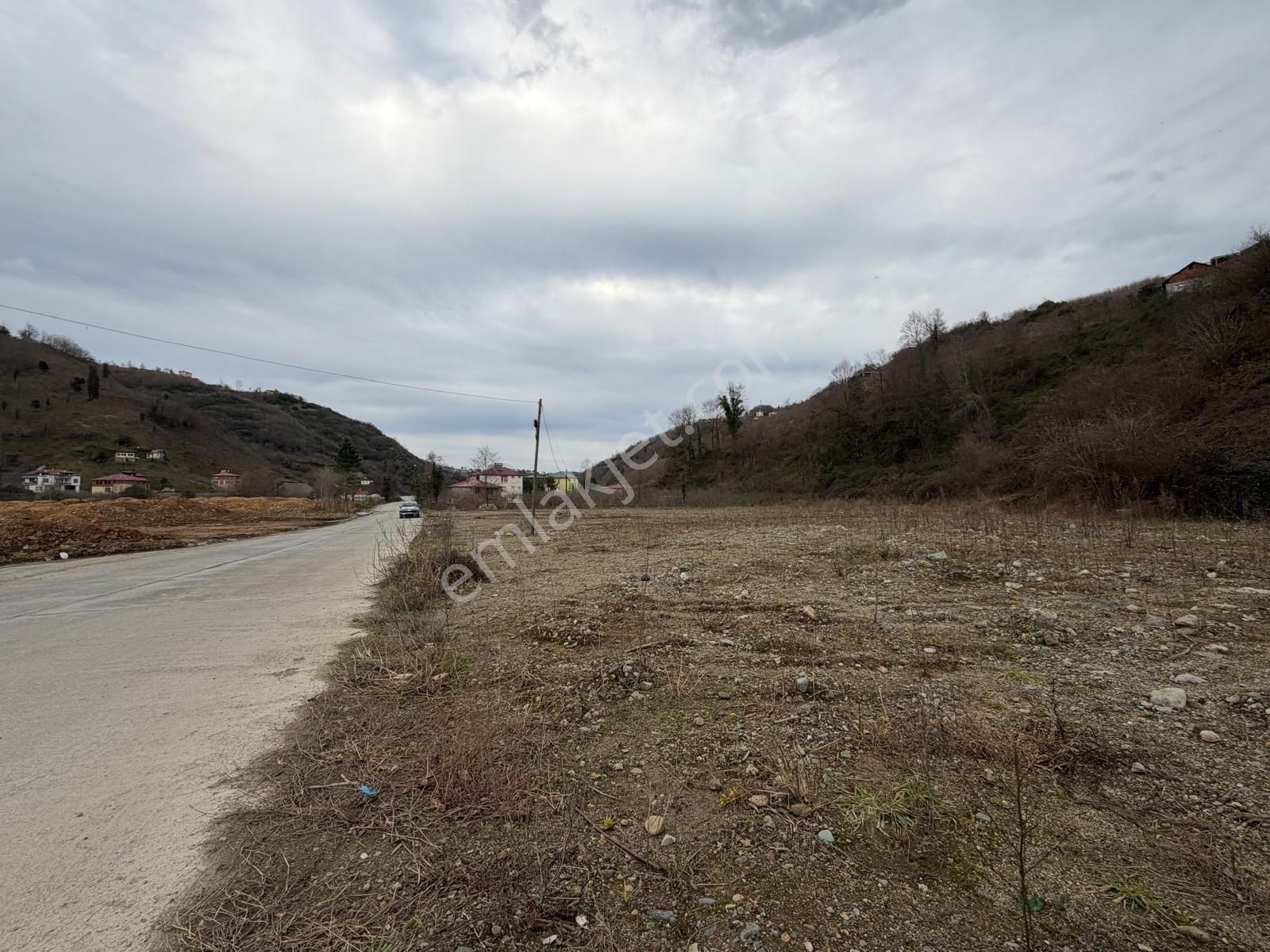 Trabzon Araklı Taşönü Mahallesi 4.883 M2 Satılık Ticari Arsa - Görsel 3