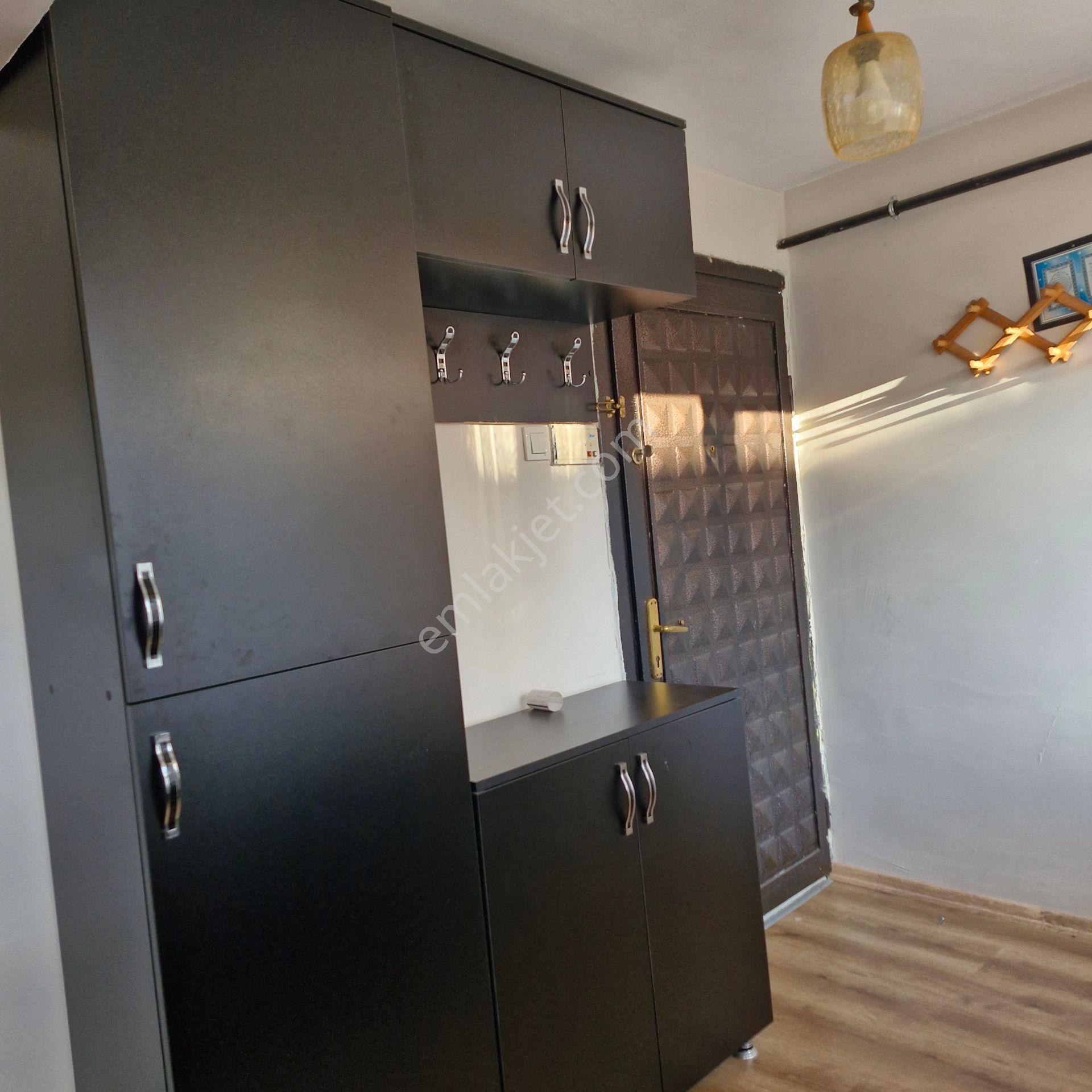 Akşenden Fatih Çapa Şehriminide 3.son Kat 3+1 Full Yapılı Teraslı Kiralık Daire - Görsel 3