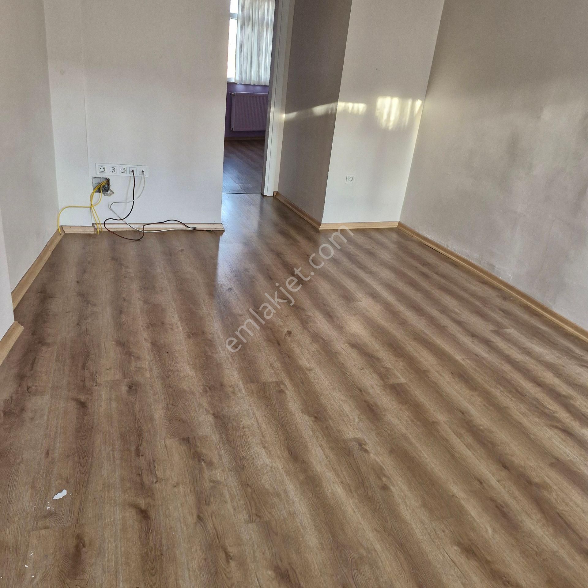 Akşenden Fatih Çapa Şehriminide 3.son Kat 3+1 Full Yapılı Teraslı Kiralık Daire - Görsel 5