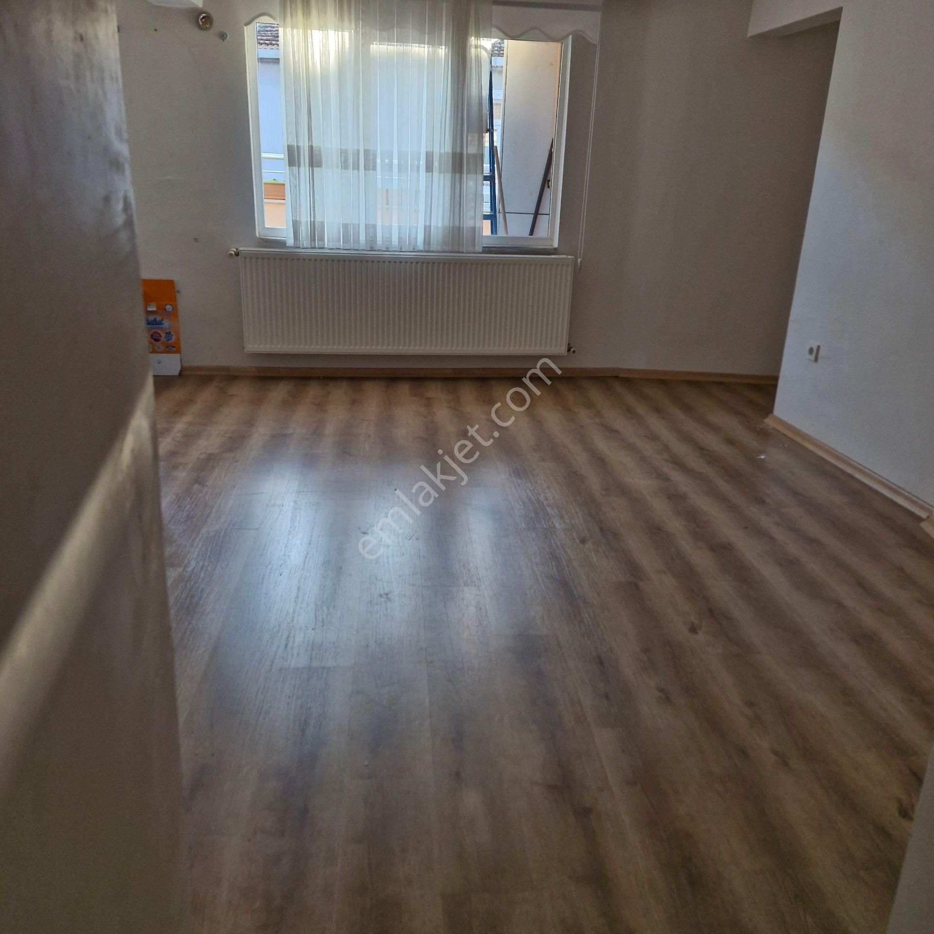 Akşenden Fatih Çapa Şehriminide 3.son Kat 3+1 Full Yapılı Teraslı Kiralık Daire - Görsel 6
