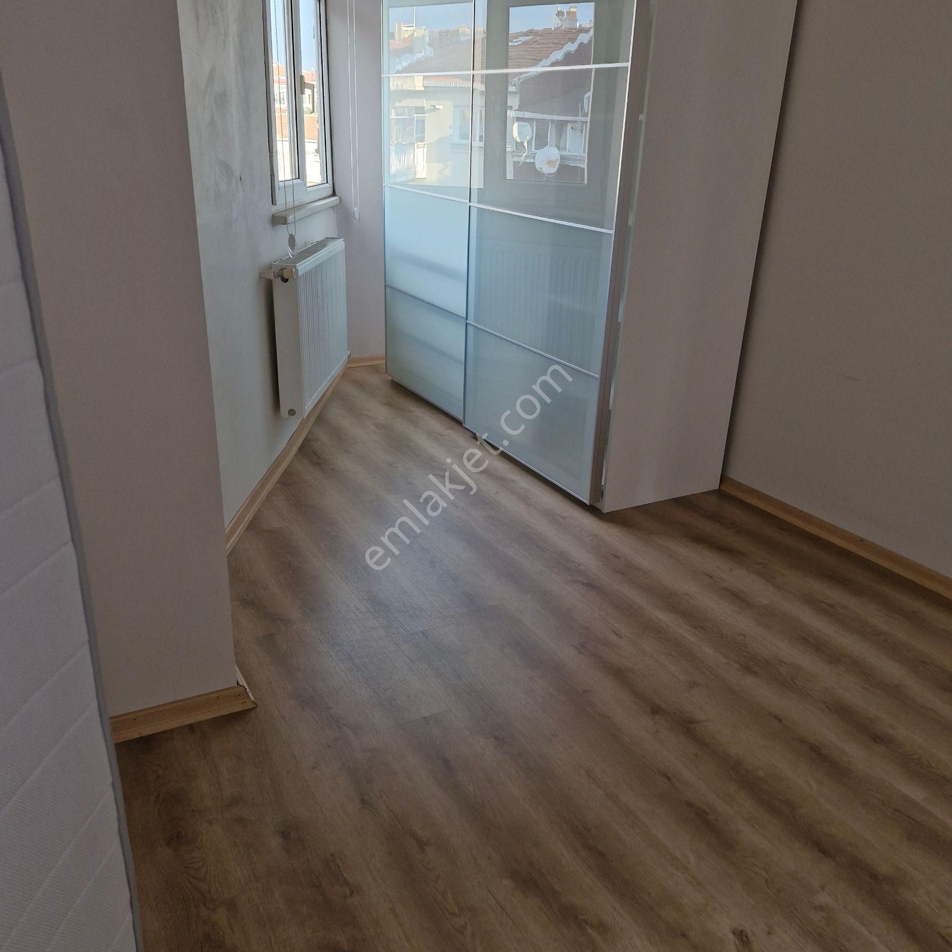 Akşenden Fatih Çapa Şehriminide 3.son Kat 3+1 Full Yapılı Teraslı Kiralık Daire - Görsel 13