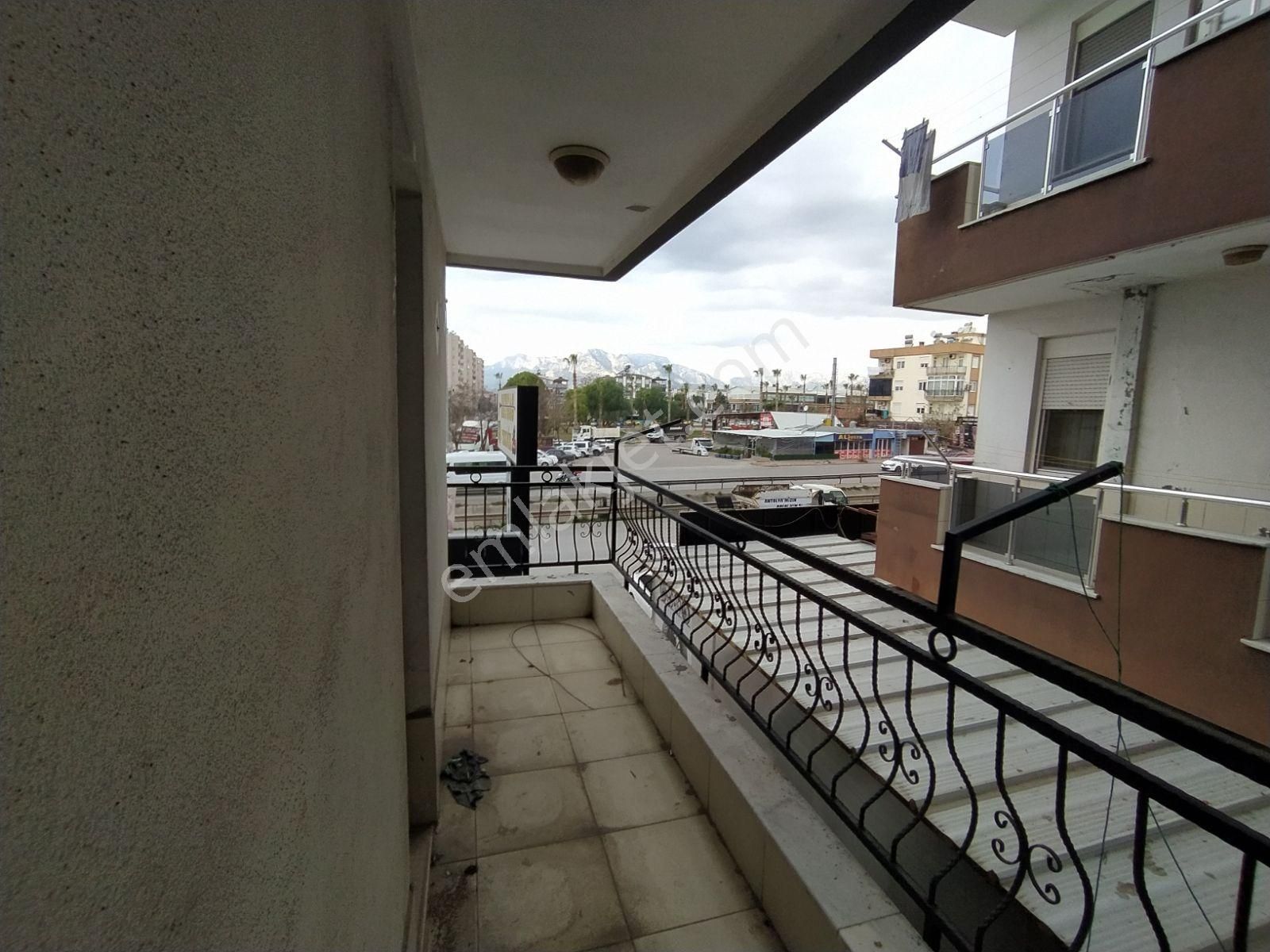 75.yıl Cadde Üzeri Temiz Eşyalı 3+1 Kiralık Daire - Görsel 2
