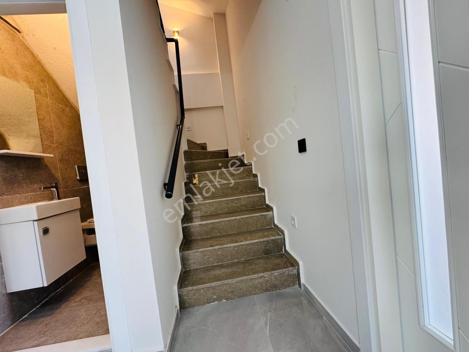 Didim Hisar Mahallesin'de 3+1 Sıfır Hazvuzlu Sitede Villa - Görsel 6